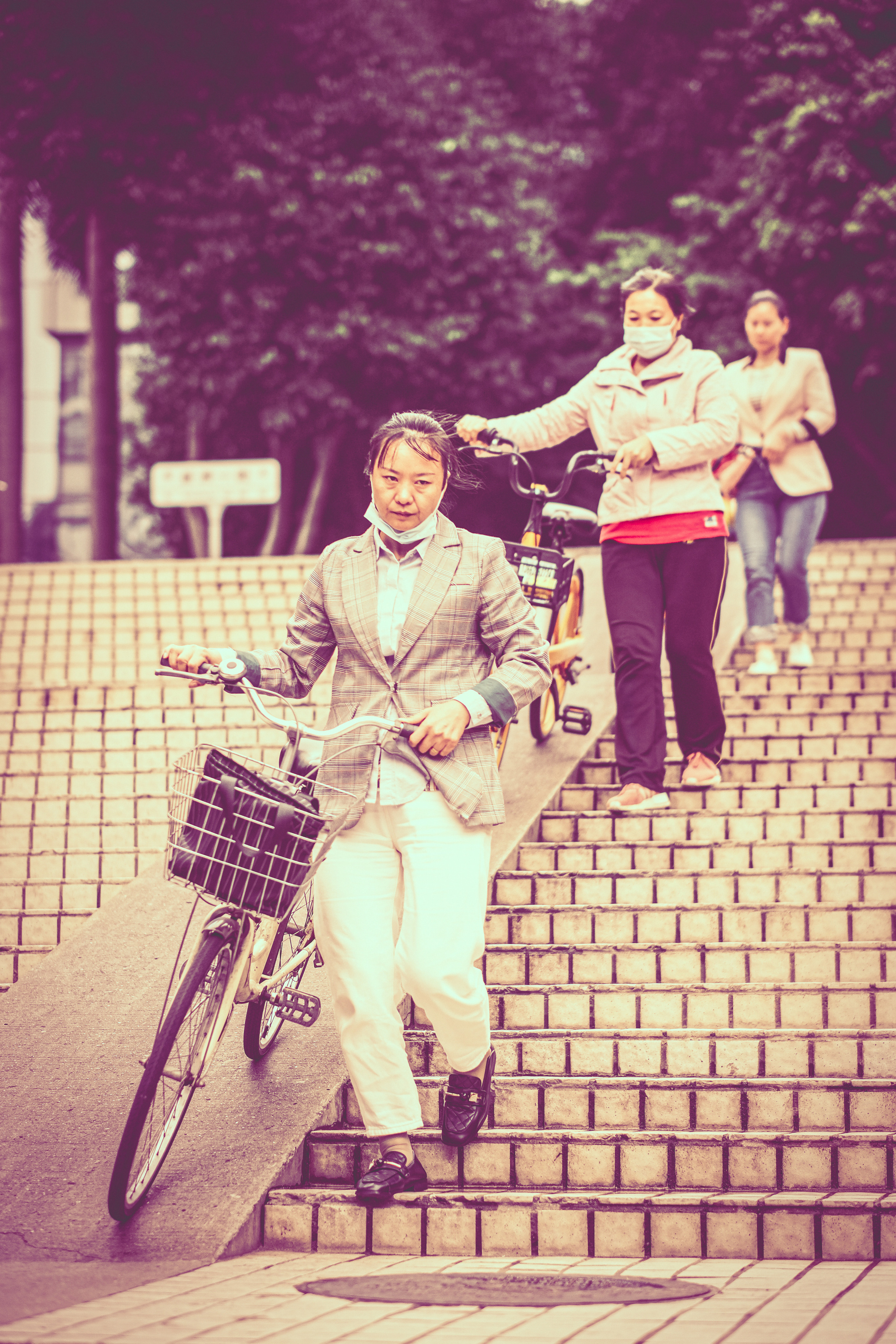 Three in a row | Street Photography | Street photography in Shenzhen | China | Camera: FUJIFILM X-Pro3 56mm F1.2 | Date: 23 October 2021