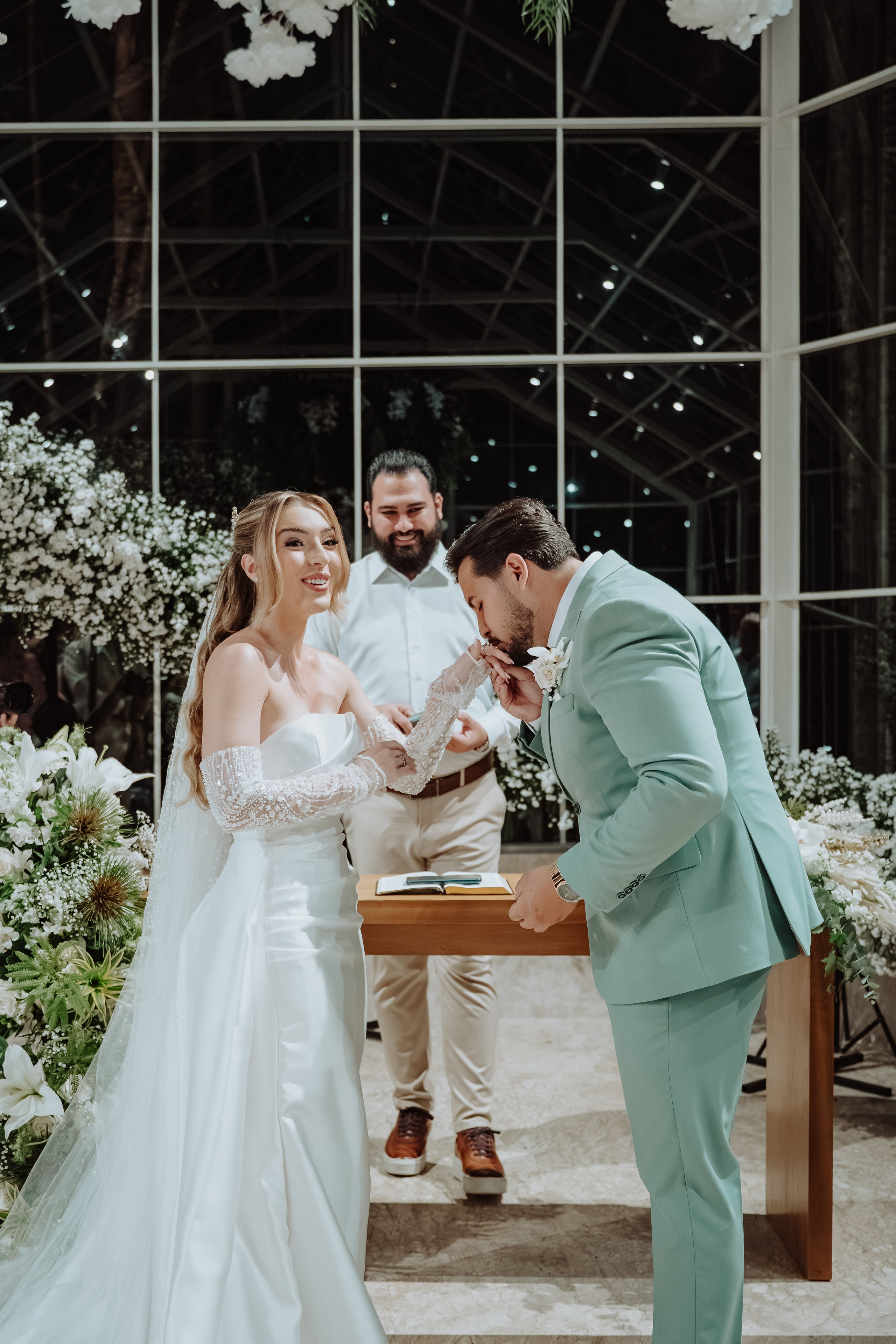 Leticia & Armado. O Casal Dos Noivos
