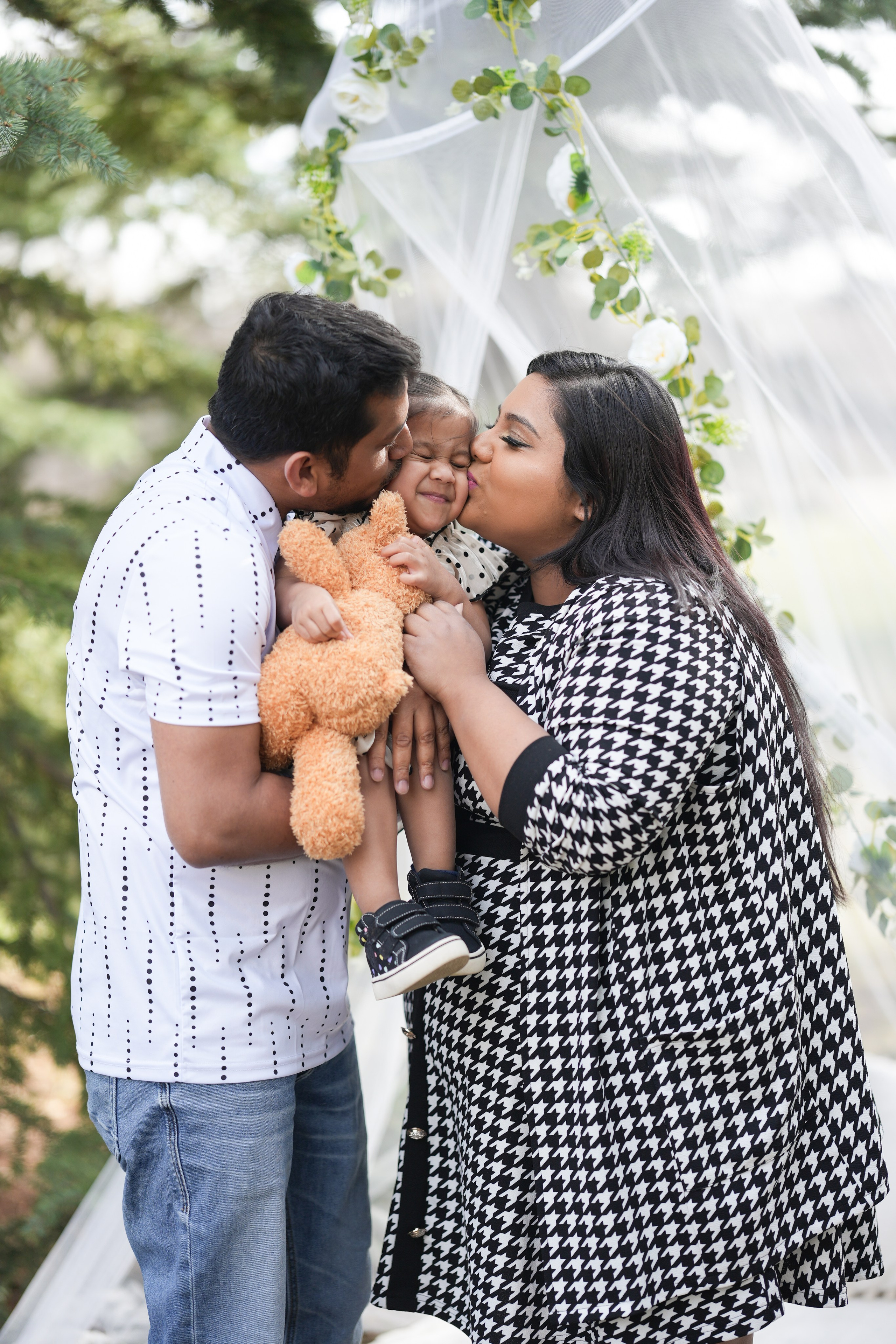 Mother Photo Day. Pashynska Photography | Calgary Wedding & Family Photographer