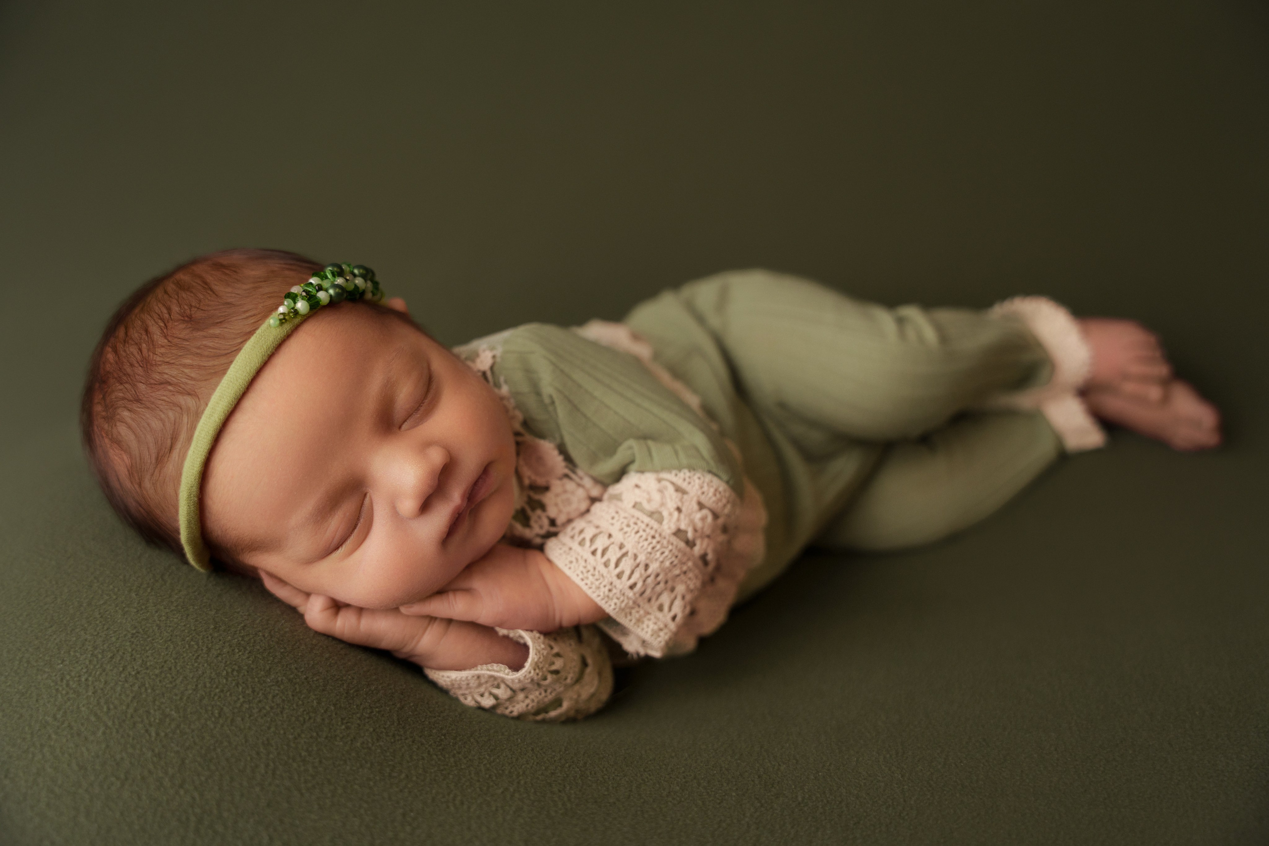 NEWBORN FOTOSHOOTING. Anna, Fotografin aus Wien, Österreich. Ich fotografiere in folgenden Genres: Babybauch-, Familien-, Mode- und Weihnachtsfotografie