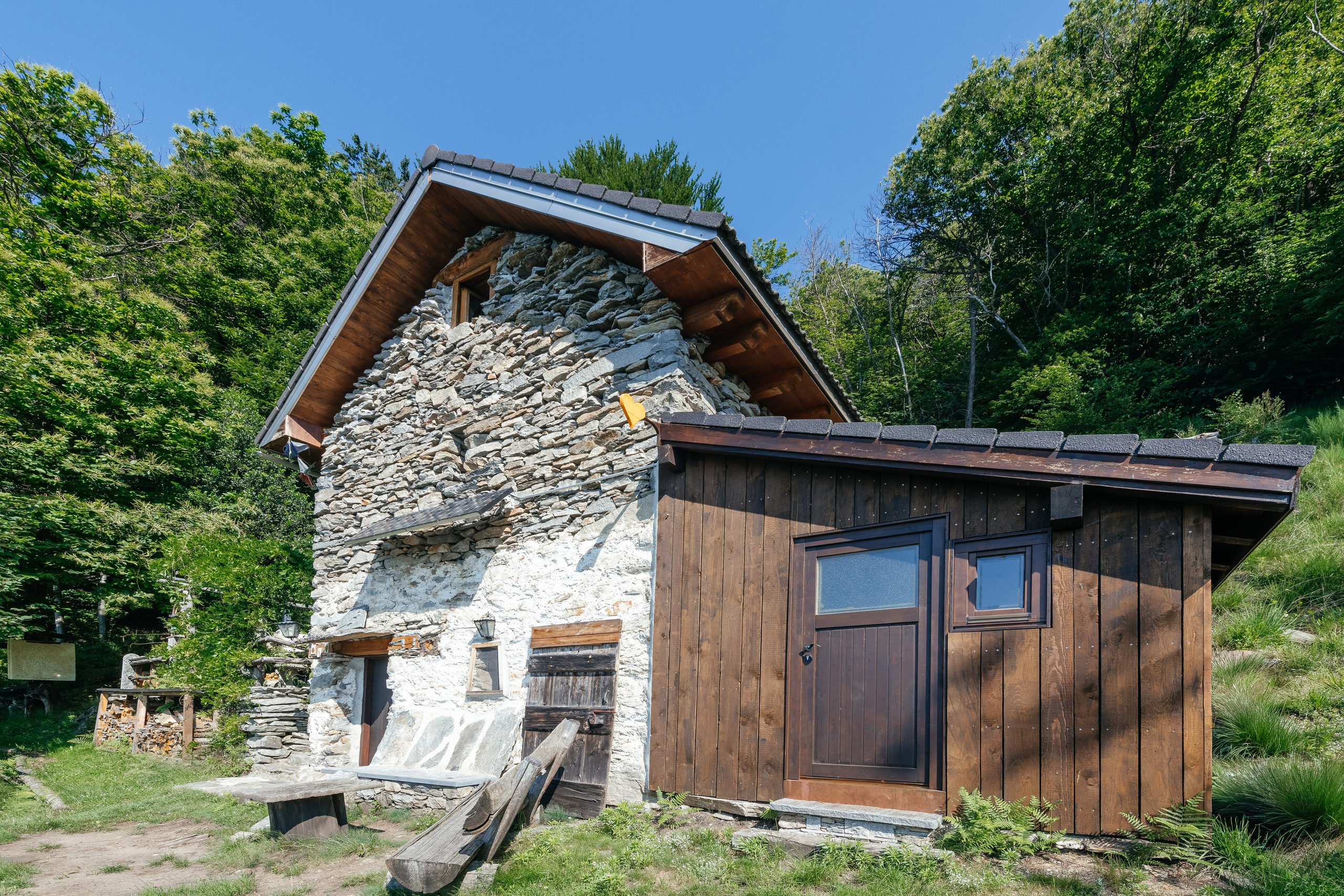 Rustico, VAL RESA, TICINO. Hallo! Ich bin Elena und arbeite als Immobilienfotografin