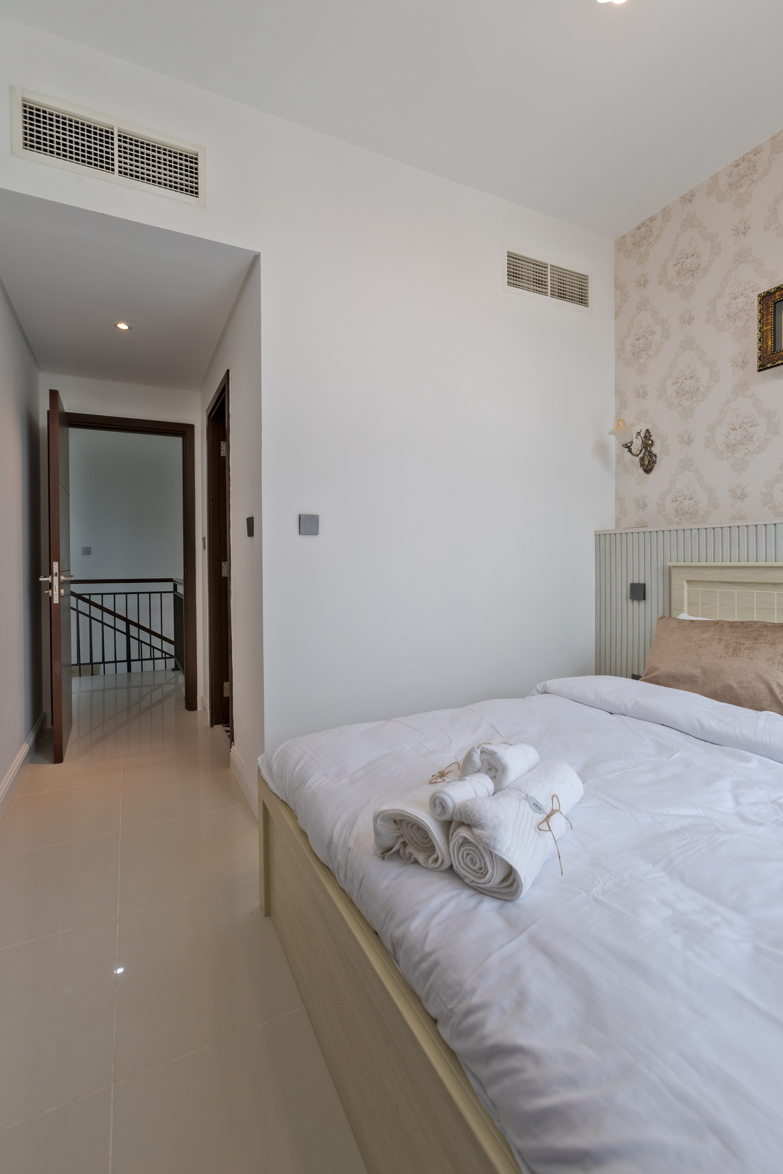 Pacifica Villa. Samy Mar Boy │Portrait, Automotive and Real Estate Photographer