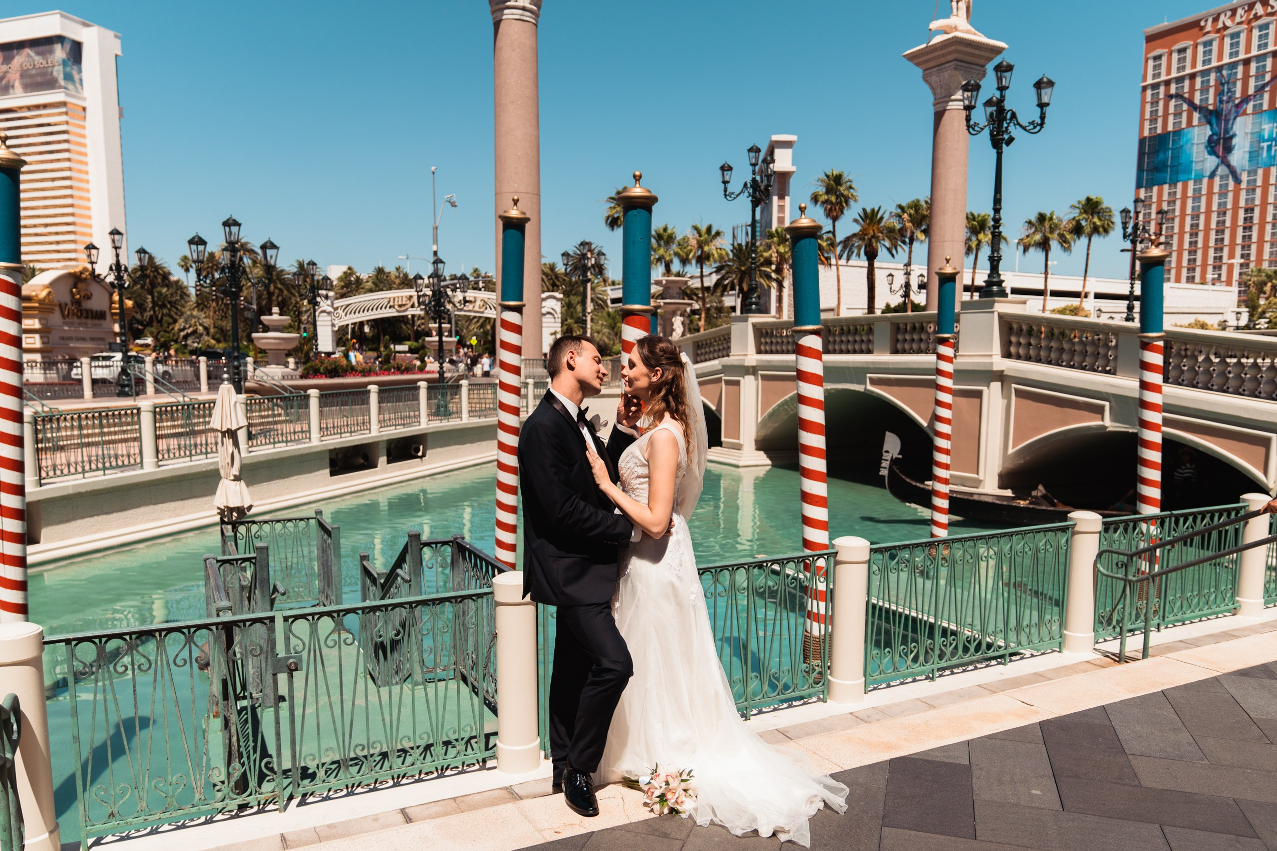 Anastasia&Luka. Wedding & elopement photographer Viktoriya Kravtsov. Las Vegas