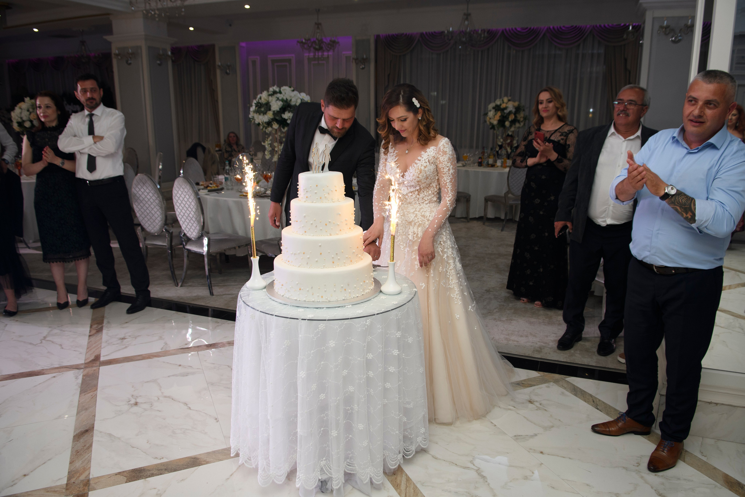 Fotografii de nunta Onesti. MDimaFotoStudio. Fotograf de nuntă, evenimente private și de familie