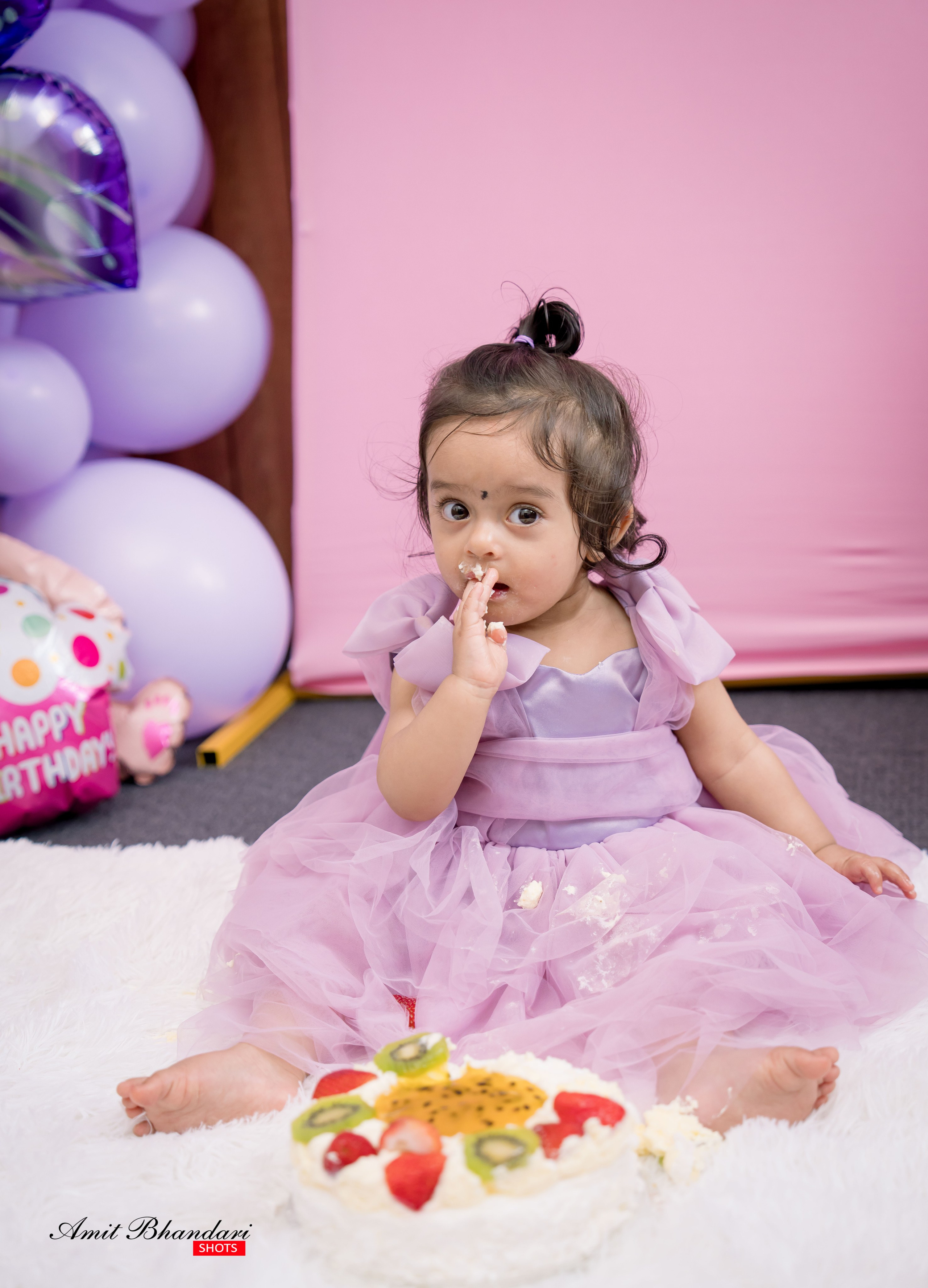 Yuhana’s Cake Smash Session. Freelance Photographer in Newcastle & Central Coast