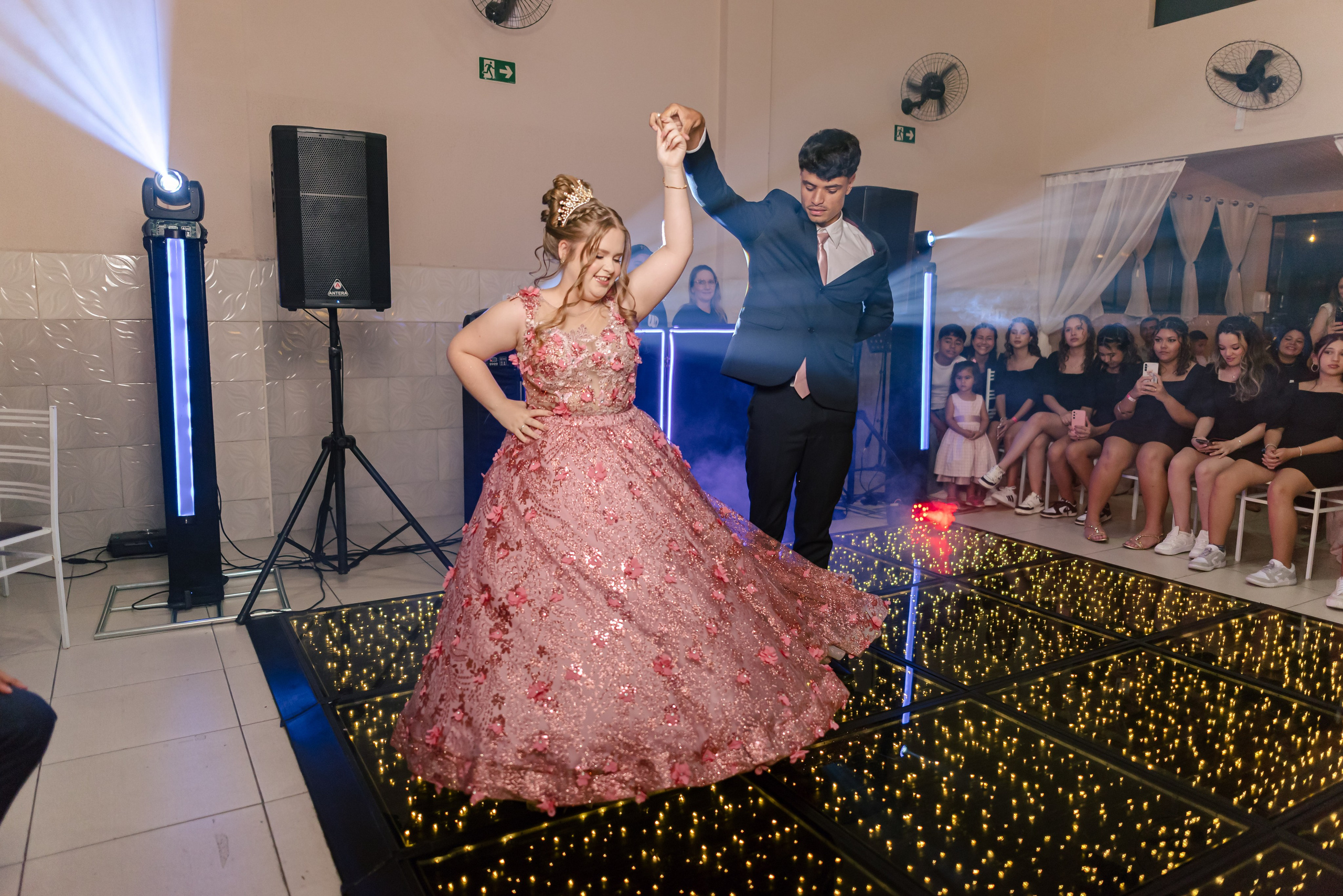 Alice 15 anos. Quem somos