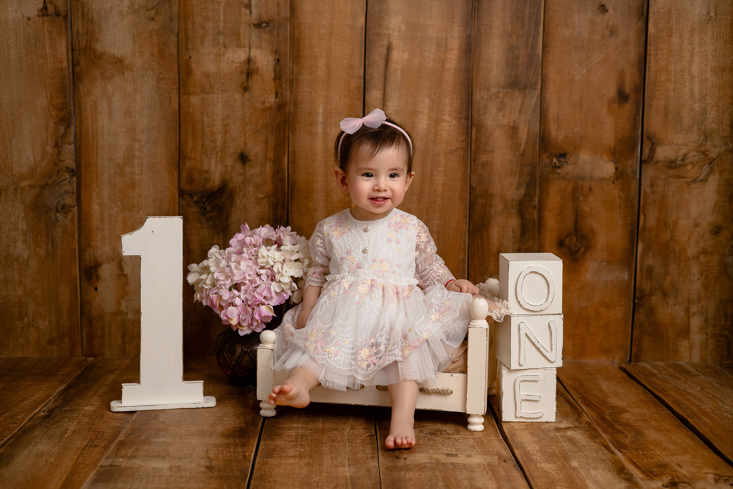 Erste Geburtstag „Cake Smash“. Neugeborene- Schwangerschaft- und Kinder Fotografin in Lehre