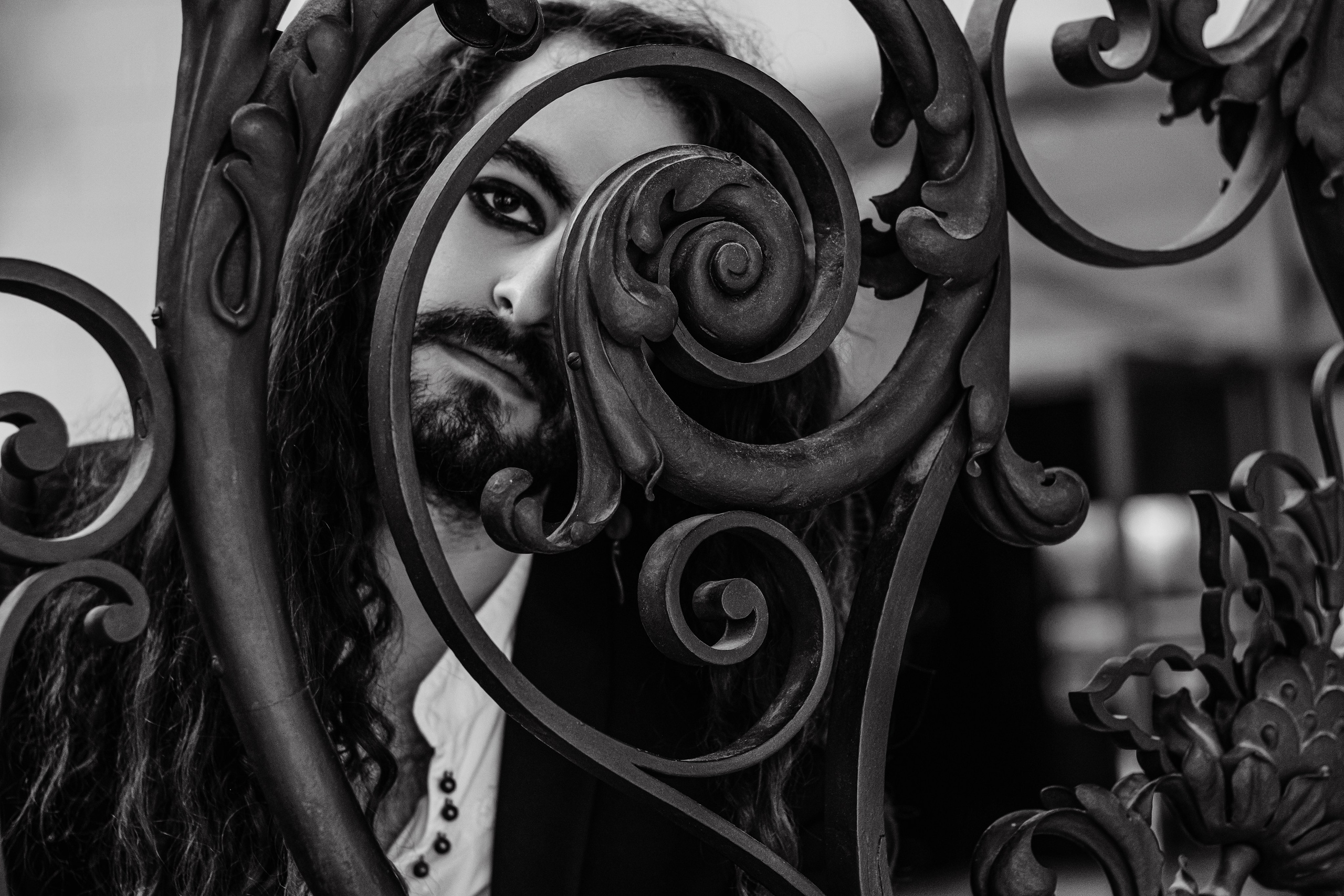 съемка в музее, чб, мужской портрет. 