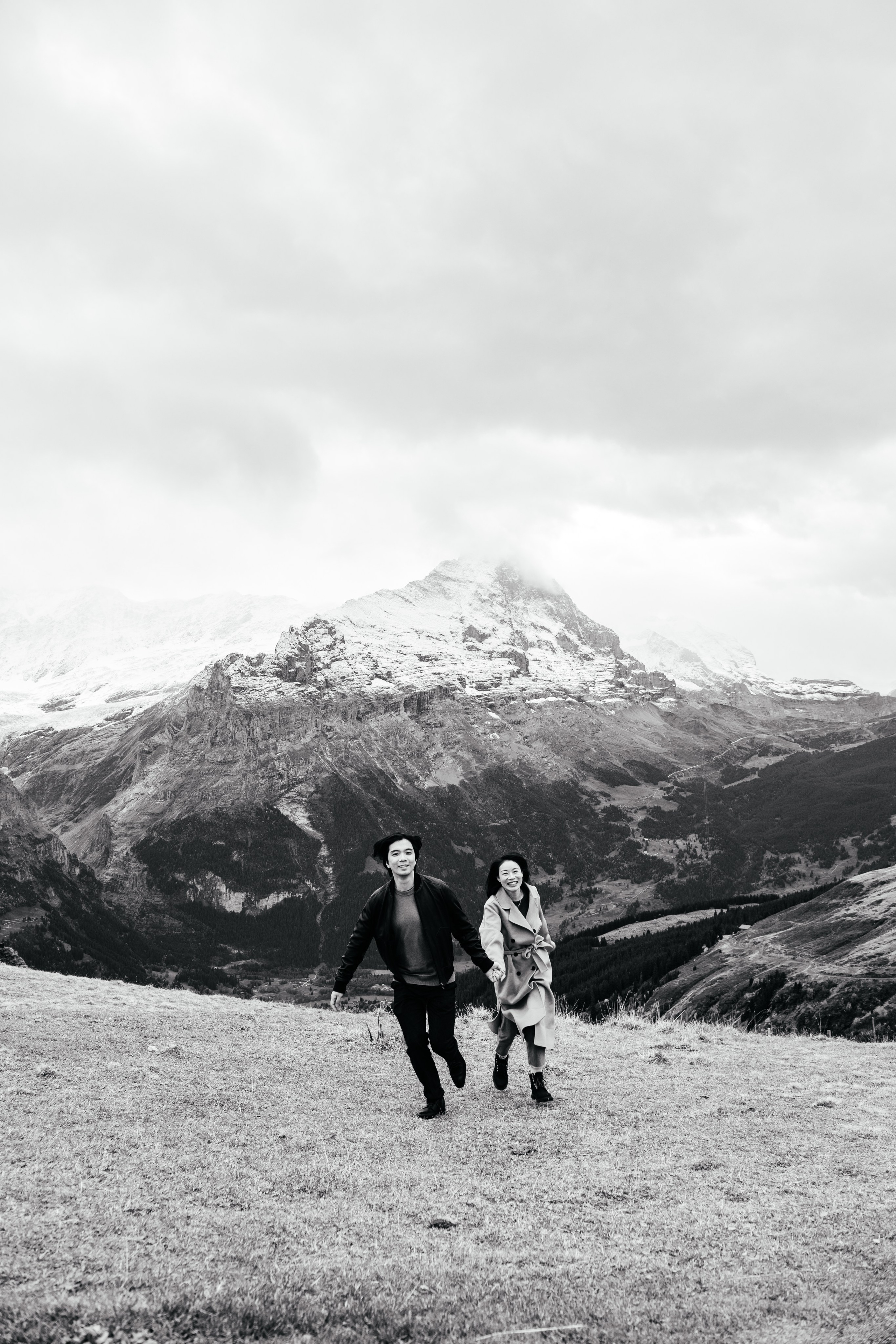 Kaiwen & Xiaoming Grindelwald, Switzerland. I am Elena Altendorfer. Wedding photographer in Zurich and Switzerland
