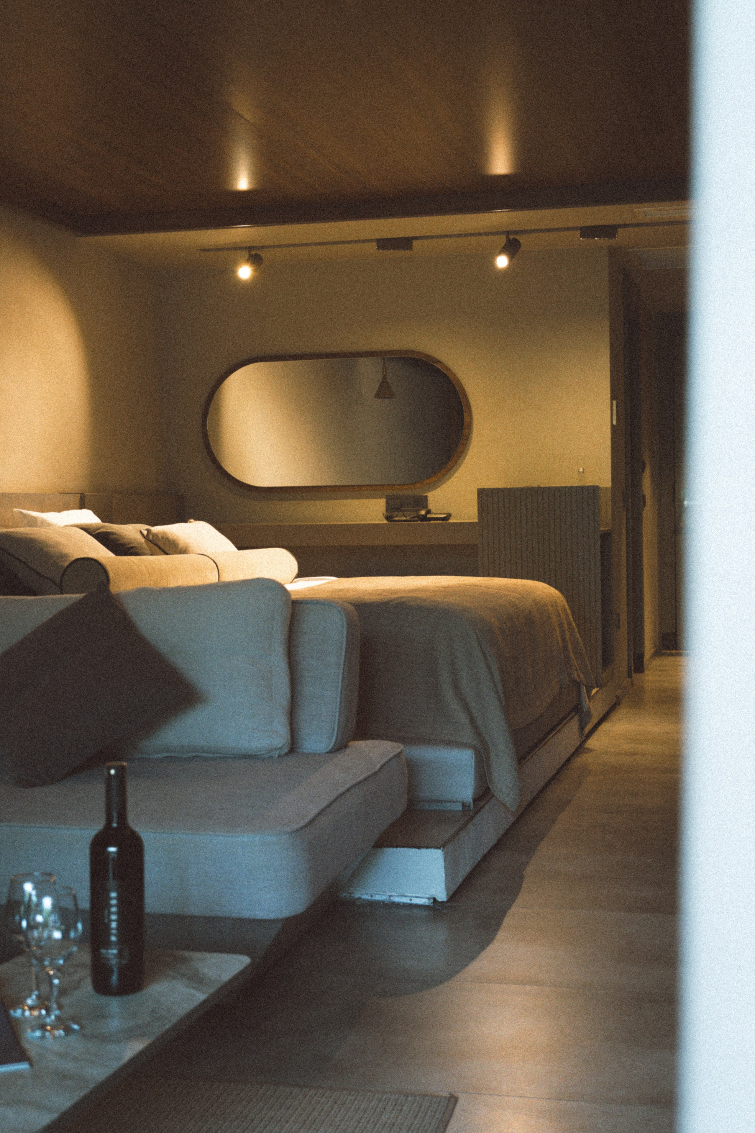 Paloma Finesse. Professional photographer and videographer specializing in filming hot