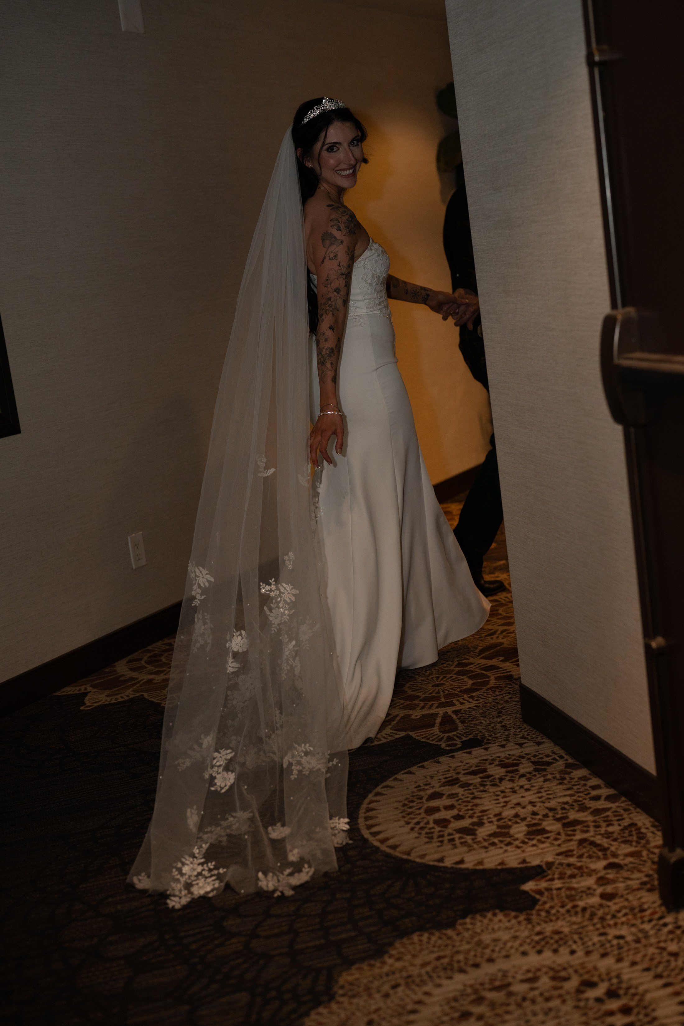 Krystina&Raymond. Wedding & elopement photographer Viktoriya Kravtsov. Las Vegas