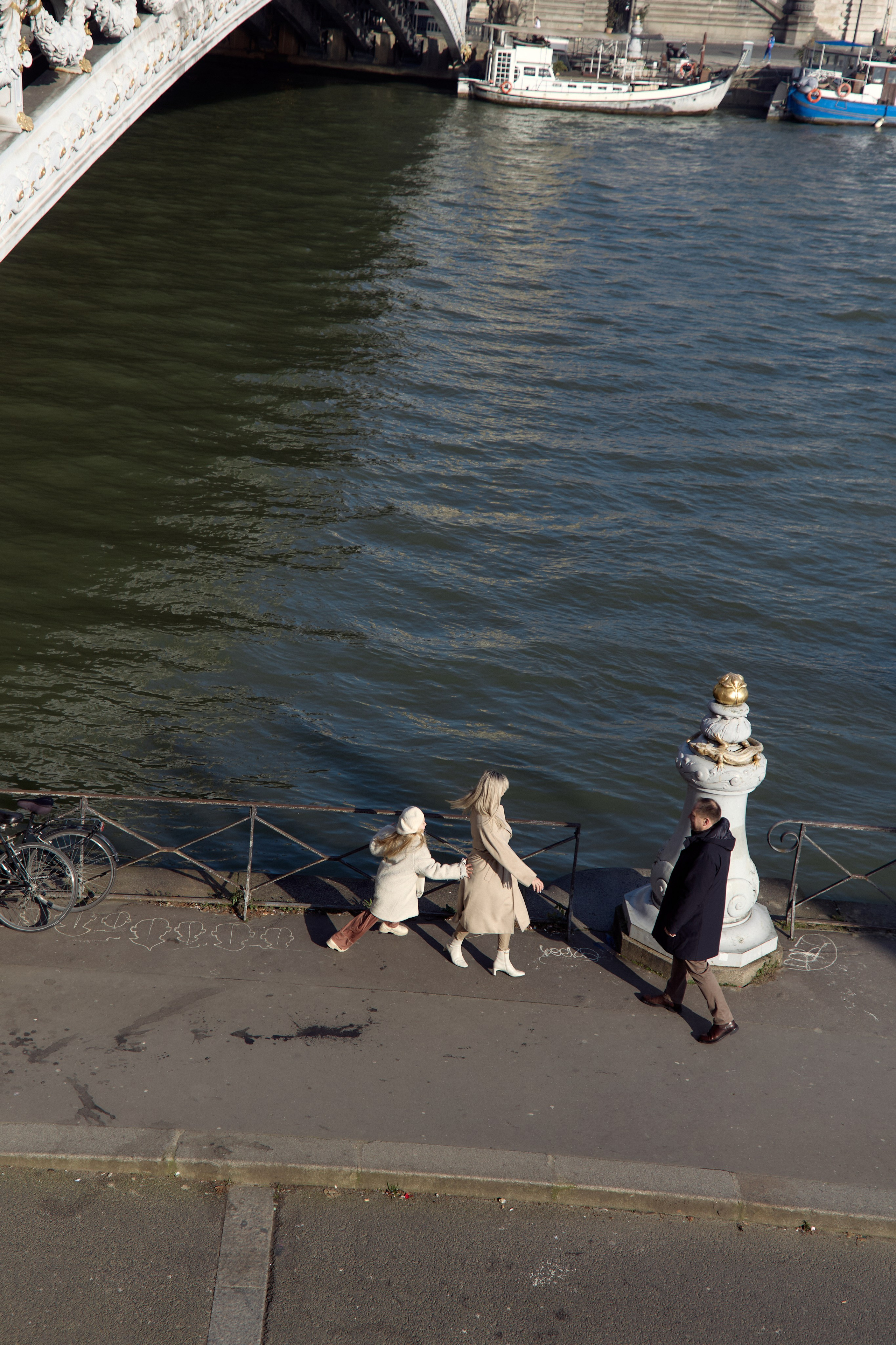 Pont Alexandre III & Eiffel Tower. Fotógrafa en París