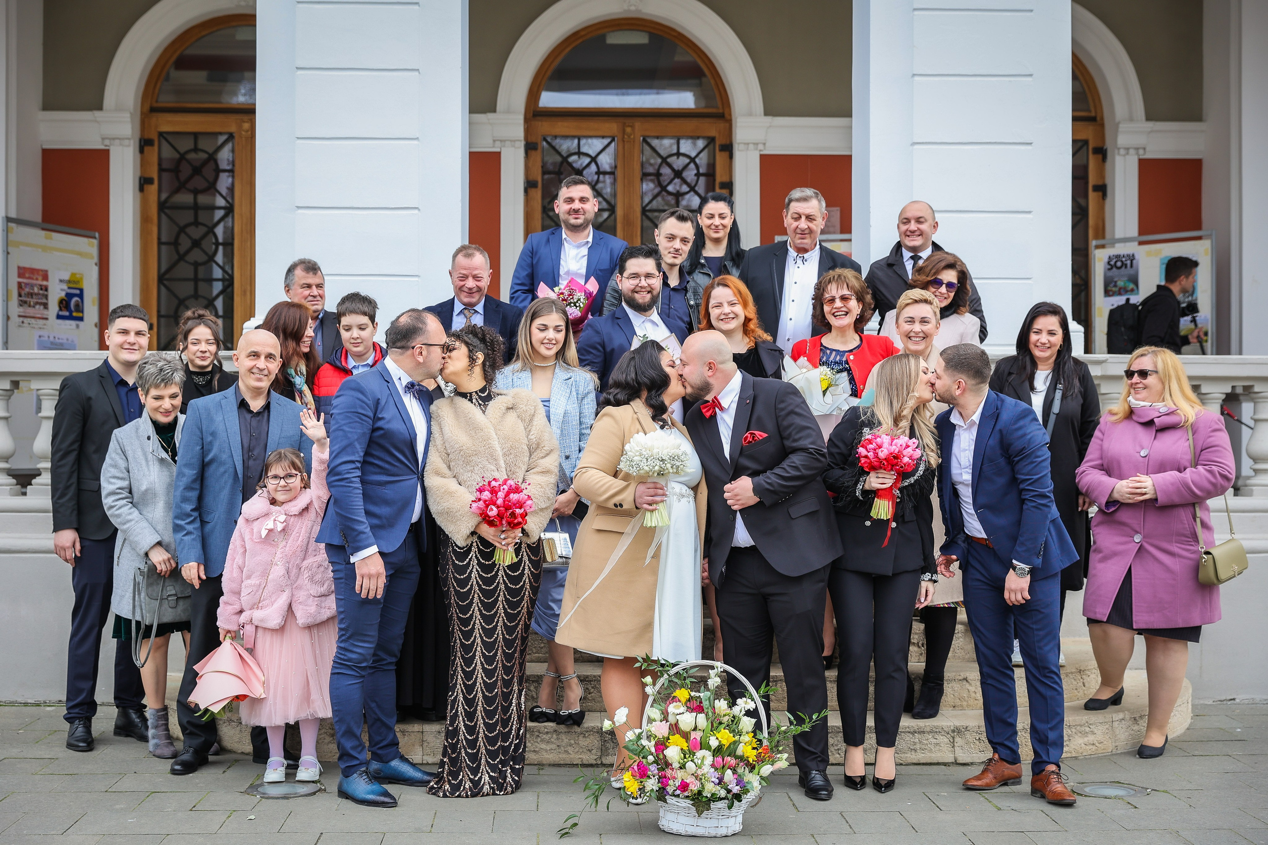 Andreea & Radu — simplu, autentic, al lor. Rares Bucur is a professional wedding photographer based in Cluj-Napoca, Romania, specializing in wedding photography