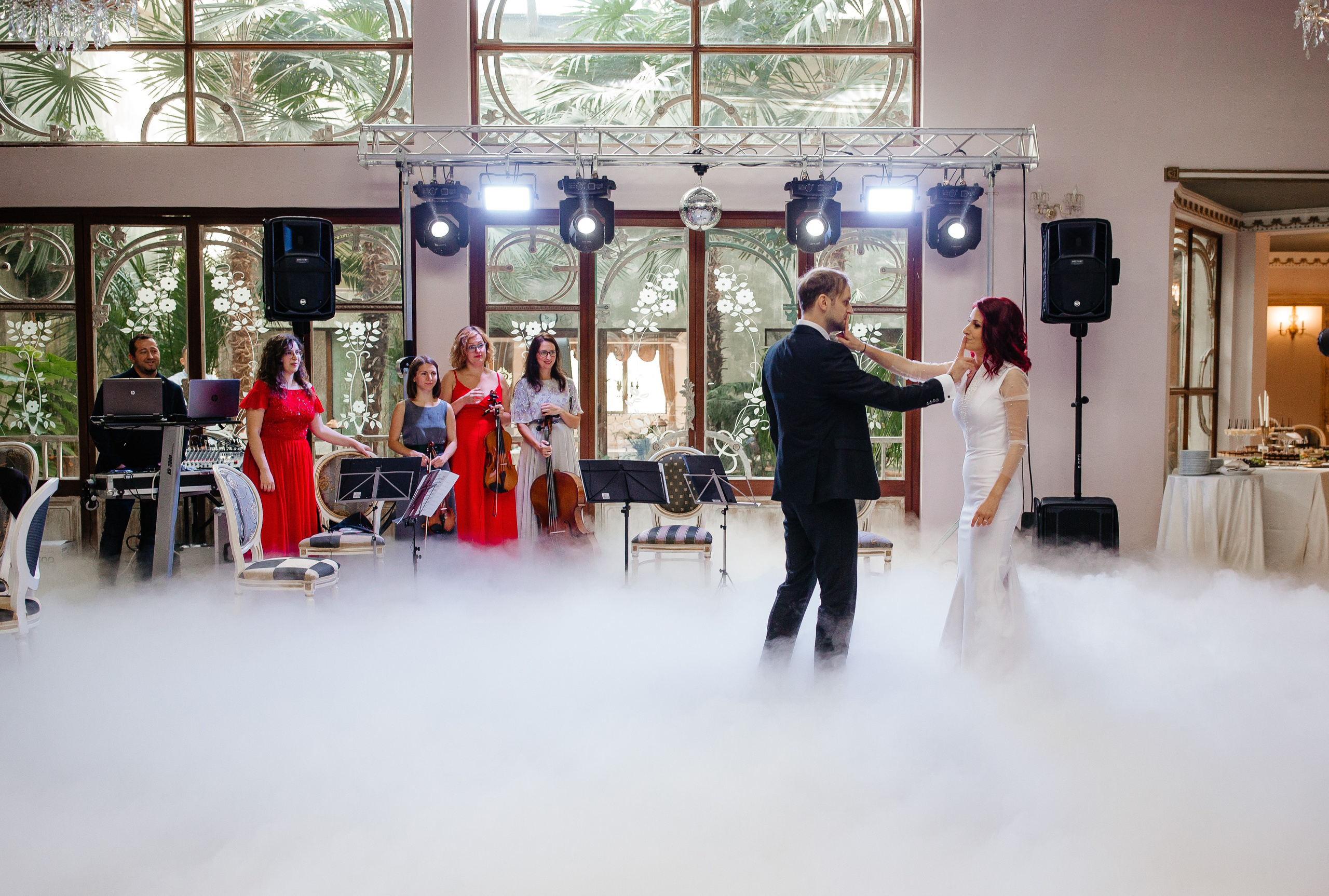 Nunta Elena & Tudor — Fotografie de nuntă în stil natural și elegant. Rares Bucur is a professional wedding photographer based in Cluj-Napoca, Romania, specializing in wedding photography