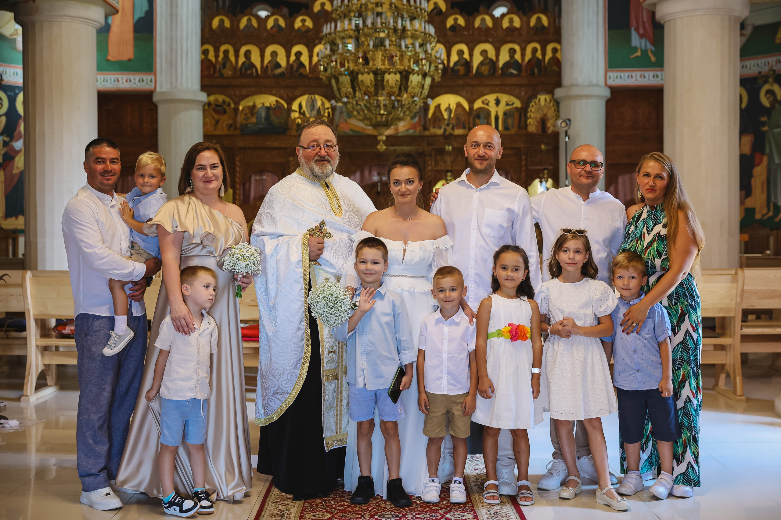 Nunta Cosmin și Simona de la La Moșu a fost exact genul de eveniment care demonstrează cât de frumoasă poate fi o nuntă în aer liber. Rares Bucur is a professional wedding photographer based in Cluj-Napoca, Romania, specializing in wedding photography