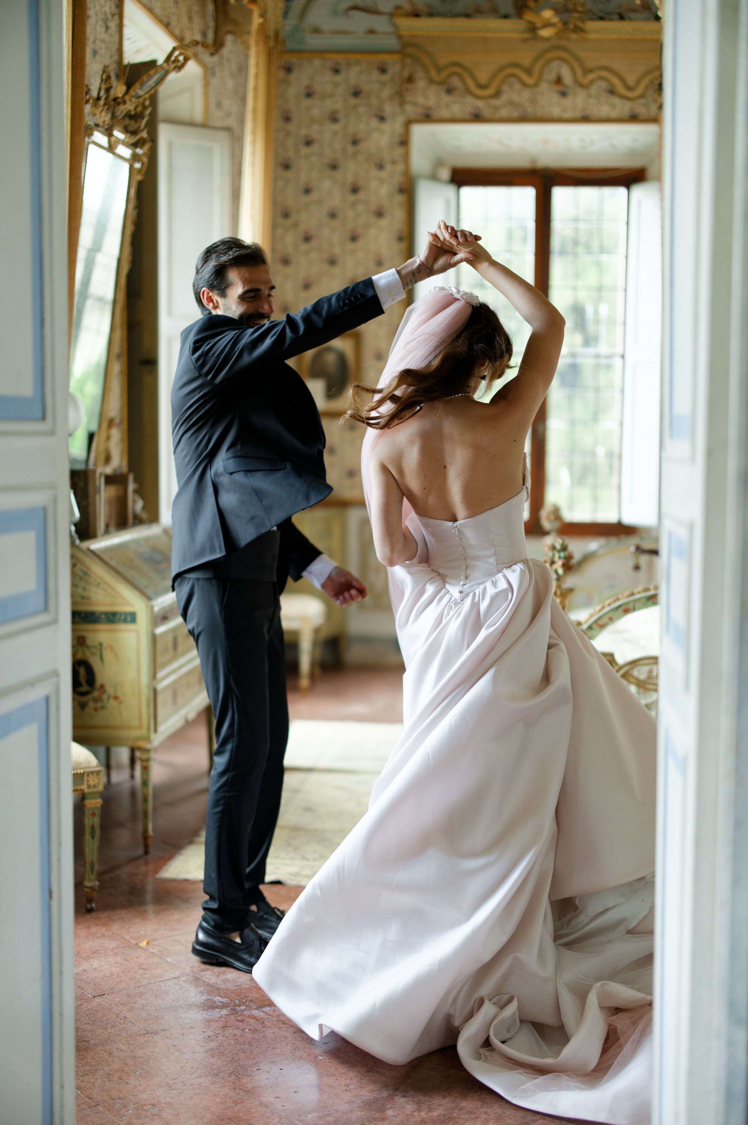 Wedding editorial at Villa di Geggiano, Tuscany, Italy