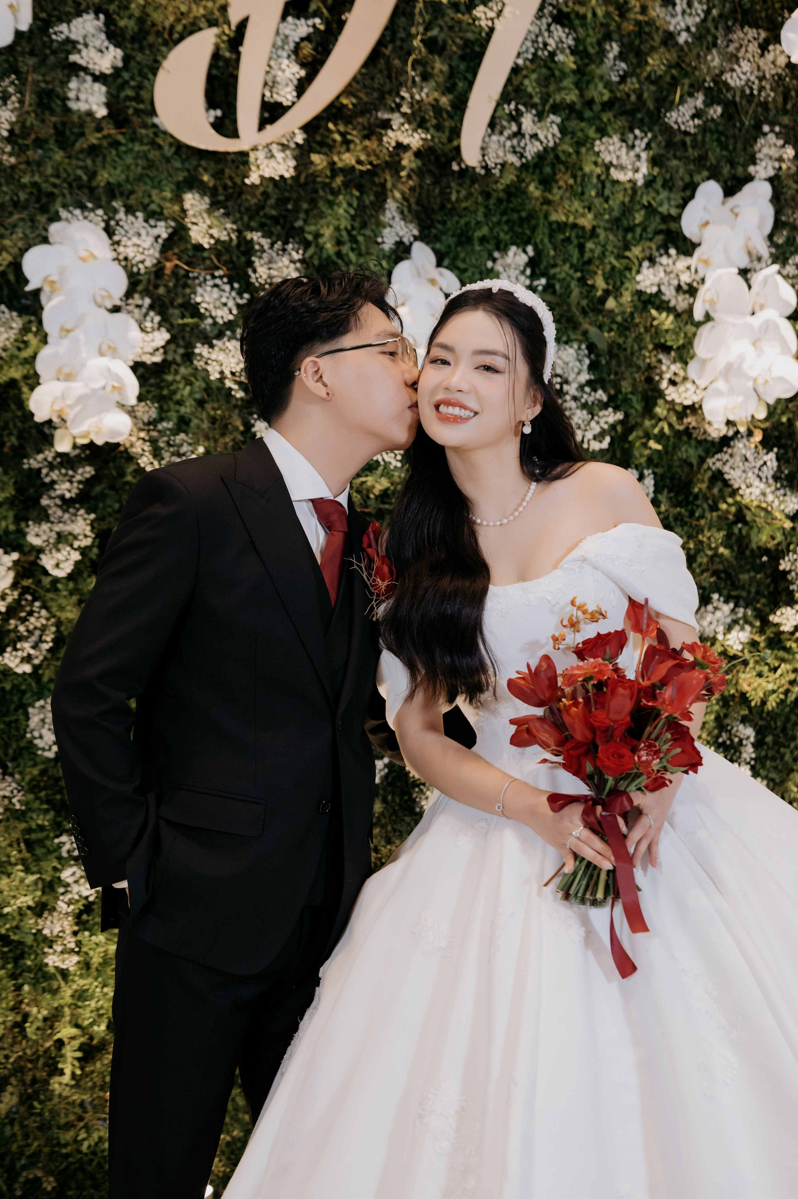 DAT & TU / Wedding Party. Saigon Wedding Present | Art Beyond Moments