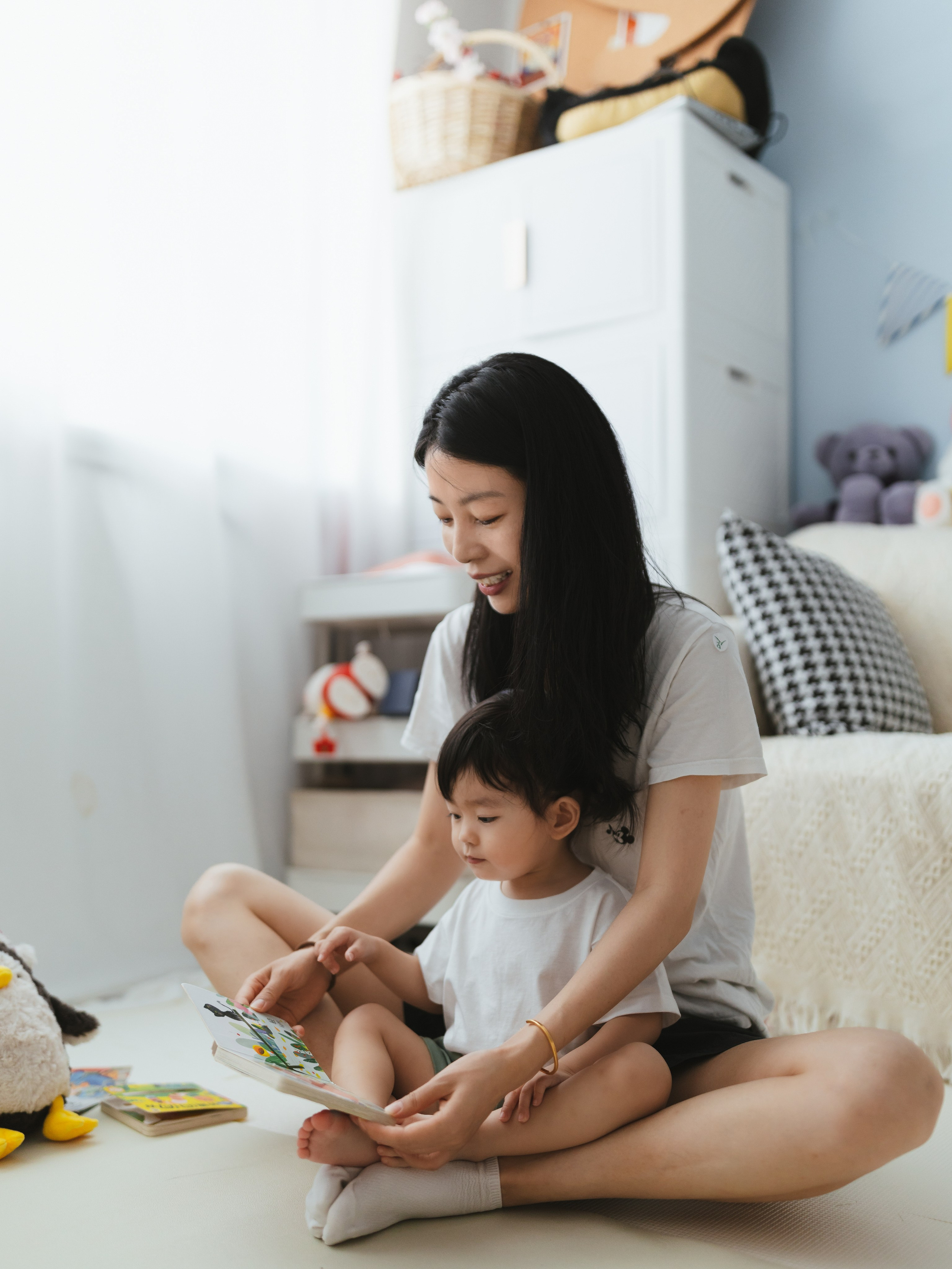 A photo shoot of an adorable 1.5-year-old girl. Shanghai Family Photographer Dora