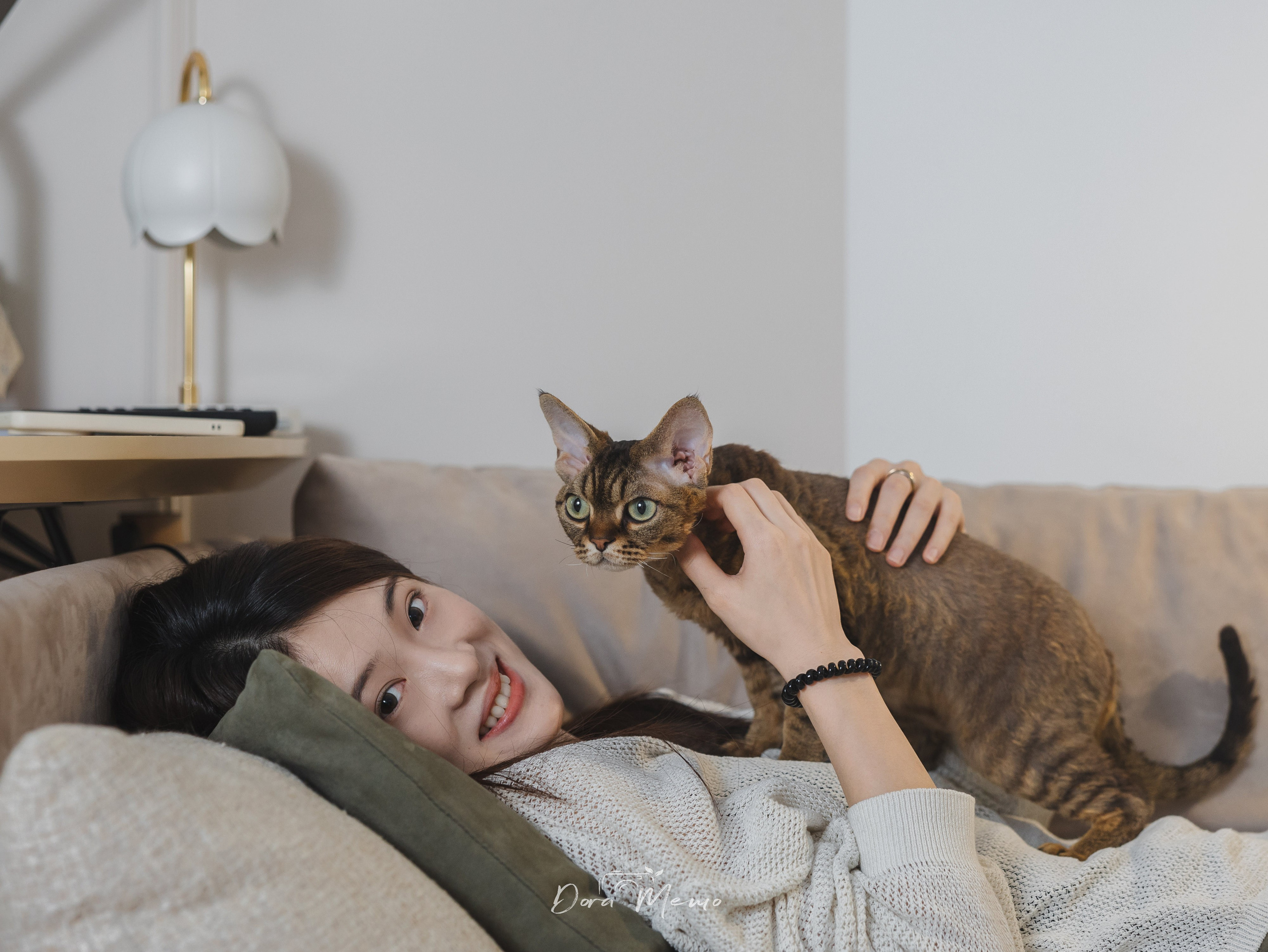 Shanghai Pet Family Photography | A Warm At-Home Session with Two Cats