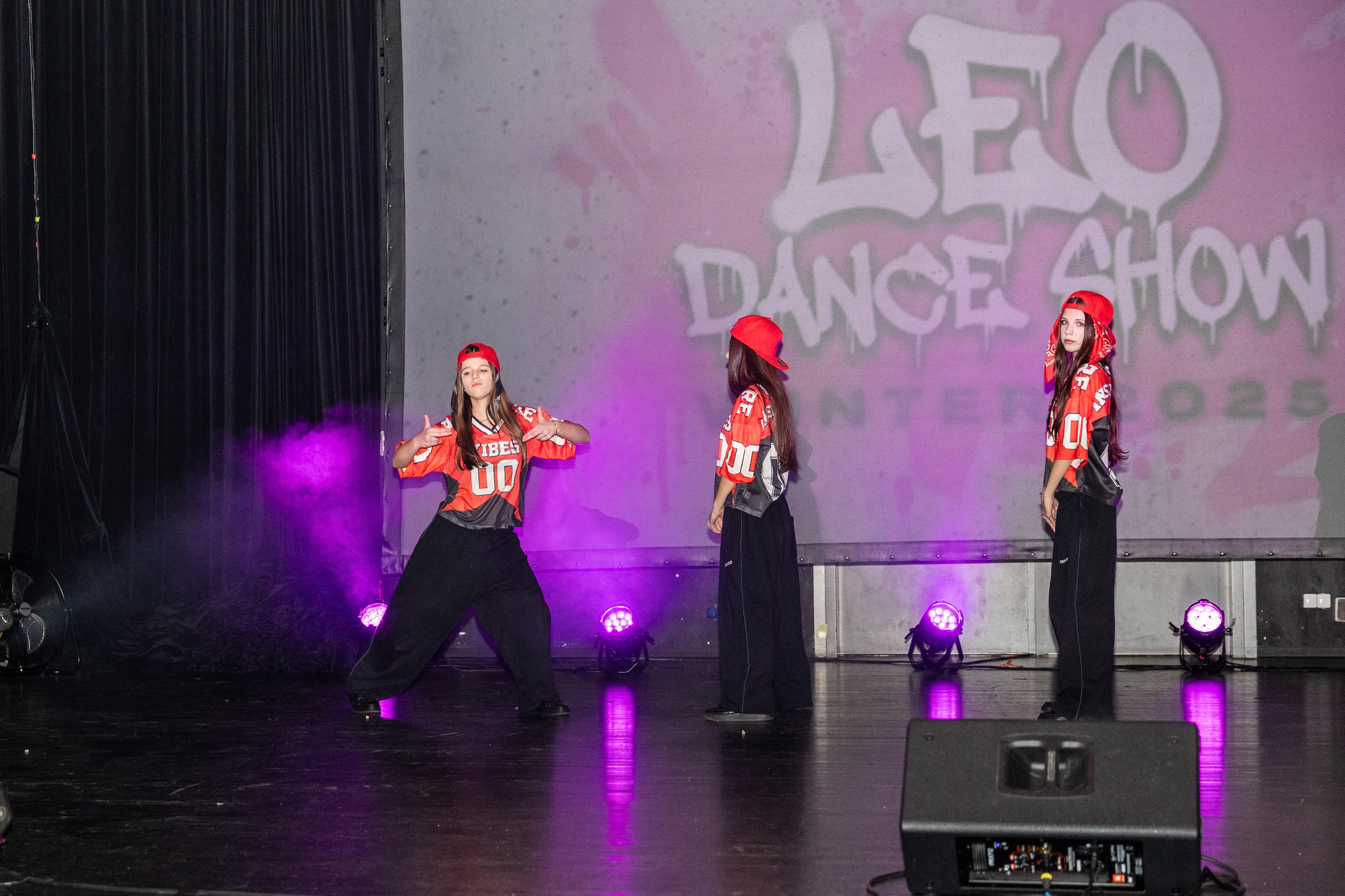 LEO DANCE SHOW WINTER 2025. Семейный и детский фотограф в Варшаве Мила Бобровская