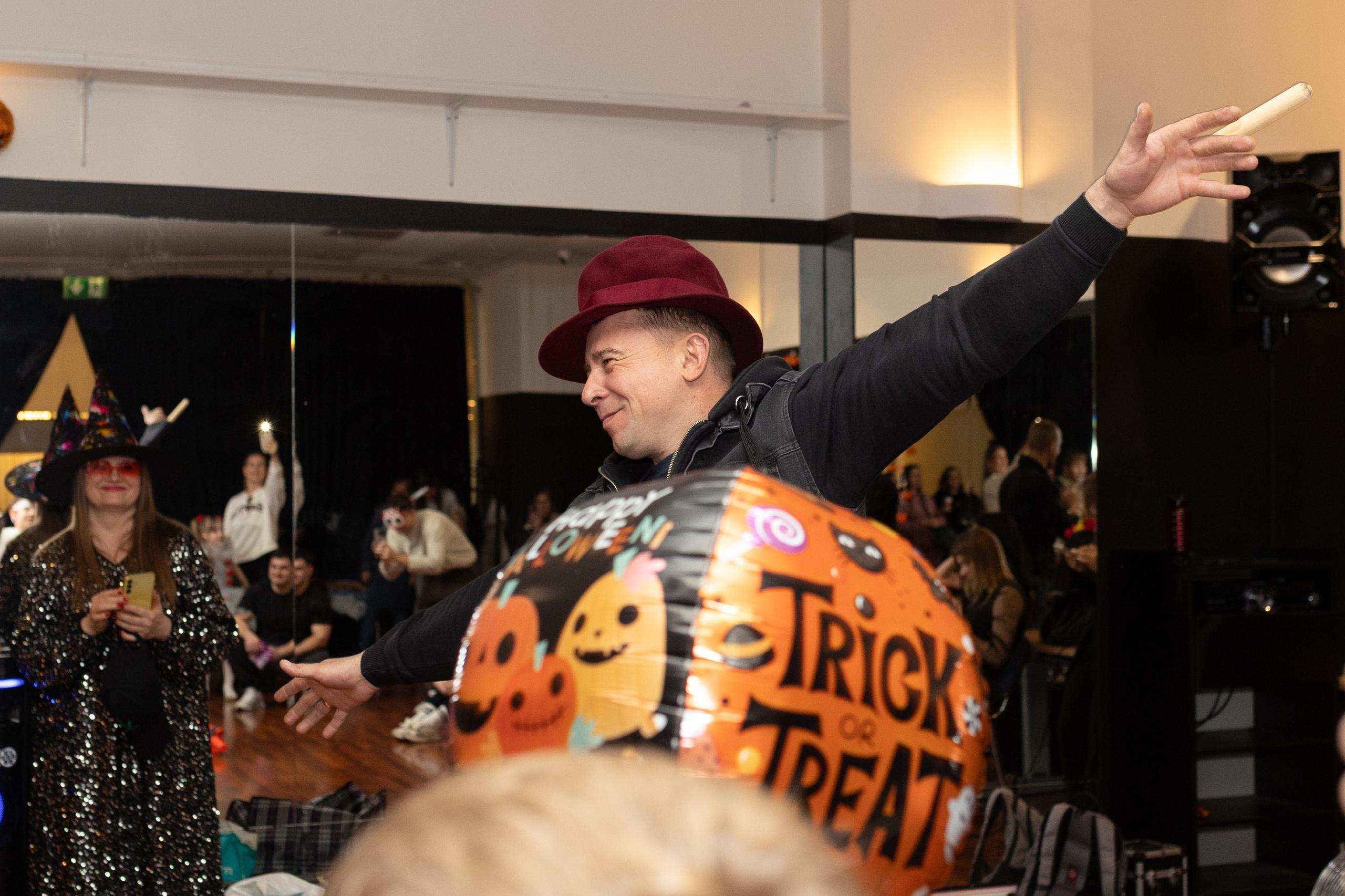 Leo dance studio Helloween 2025. Семейный и детский фотограф в Варшаве Мила Бобровская