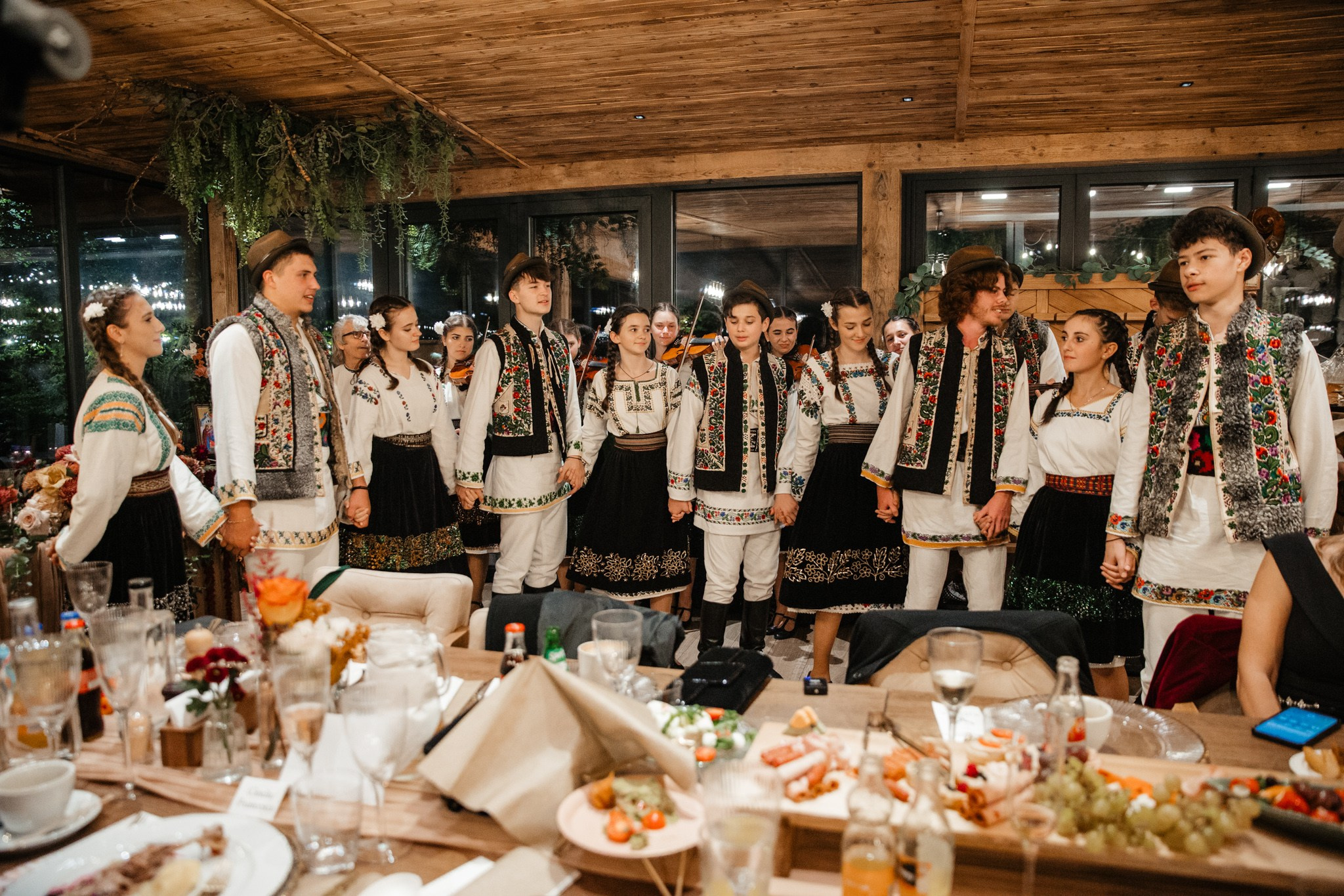 Nunta de Poveste la Sucevița: Cristi și Andreea. Servicii foto-video profesionale, pentru momente de neuitat