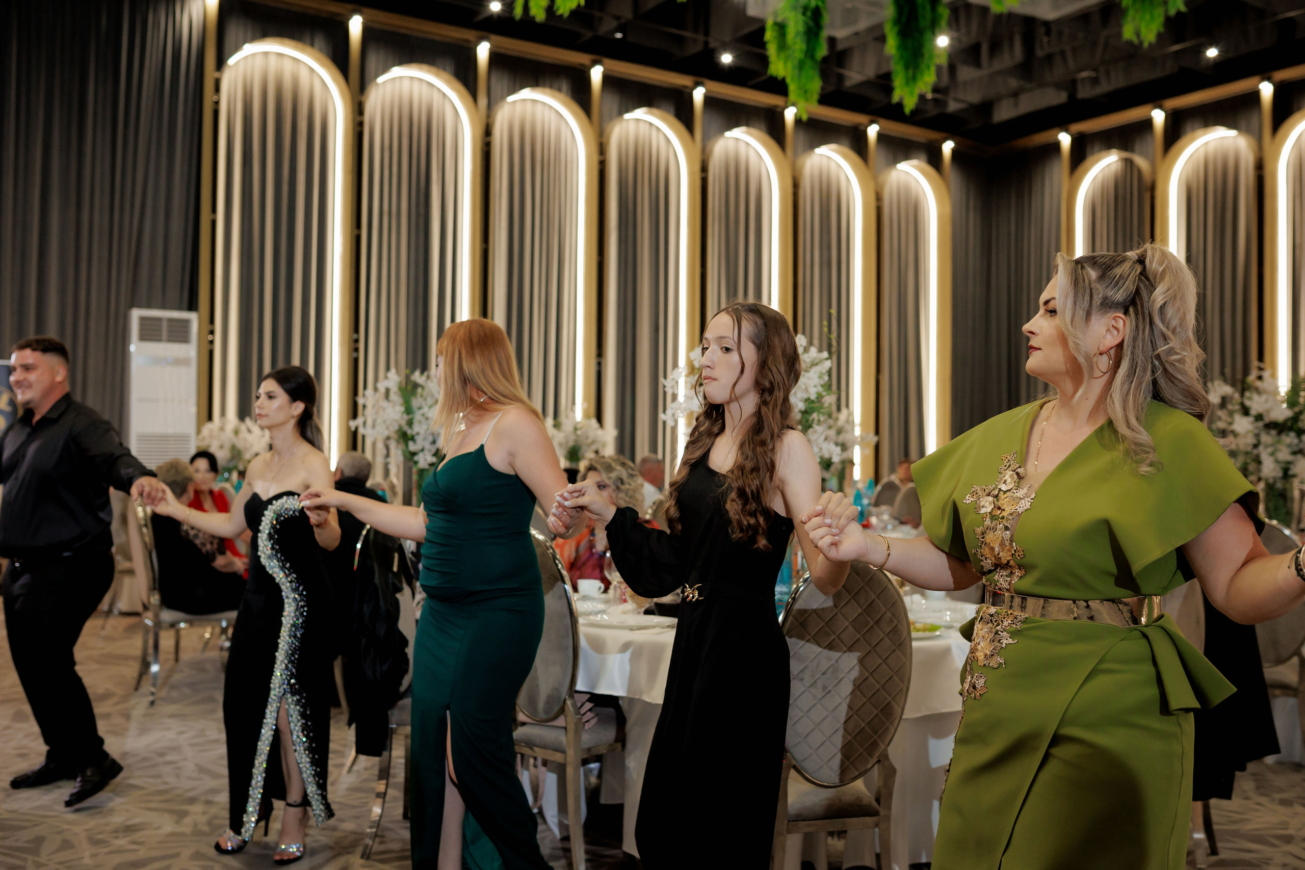 Nunta Nicoleta & Răzvan | Fotografie & Videografie Profesională. Servicii foto-video profesionale, pentru momente de neuitat