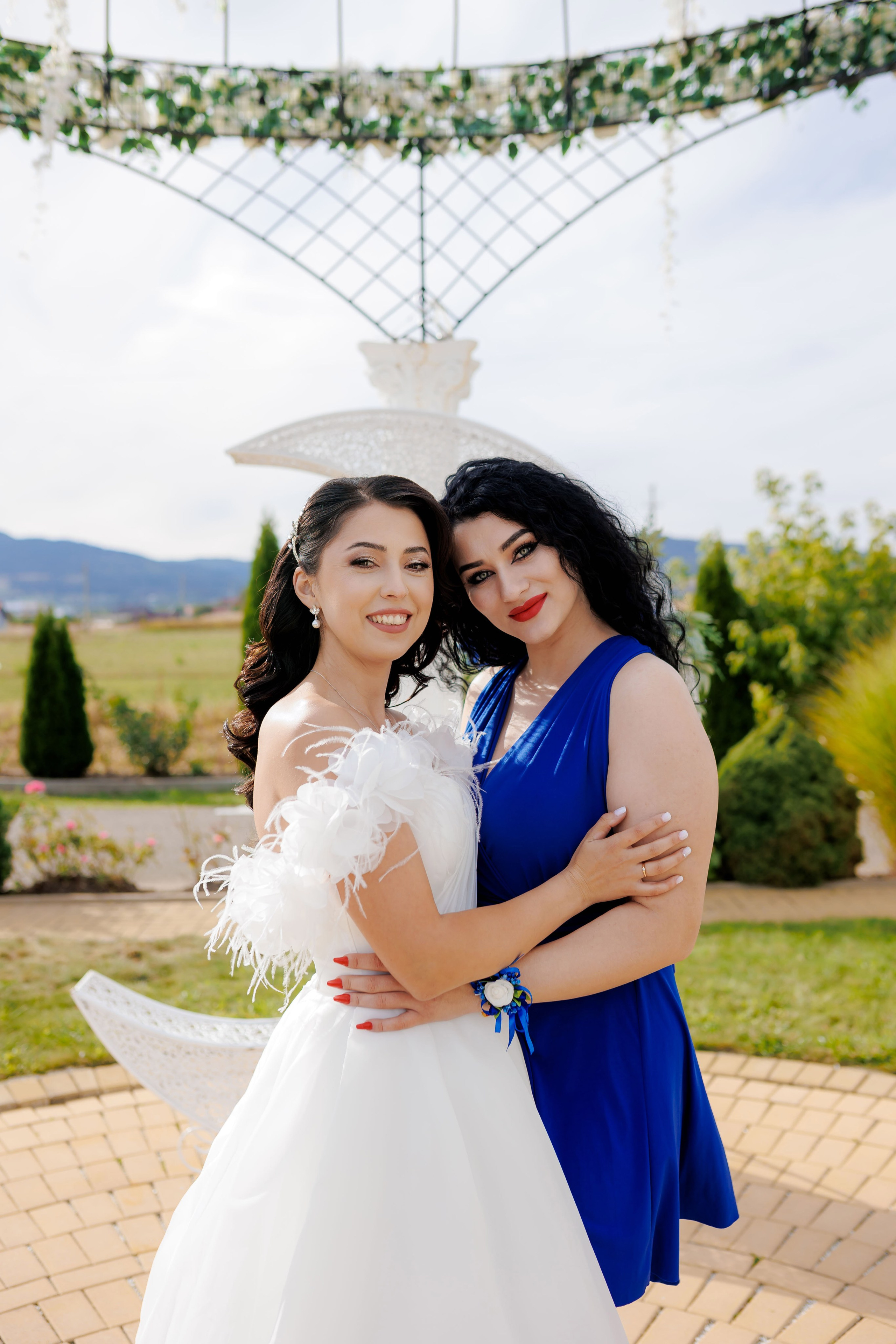Loredana & Emilian – Ziua Nunții | Videografie - fotografie Botez Suceava, Iași, Botoșani. Servicii foto-video profesionale, pentru momente de neuitat