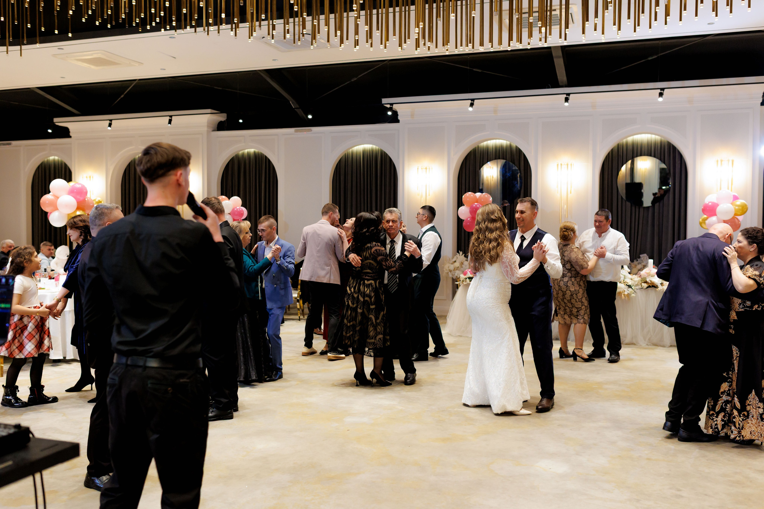 Povestea voastră, regizată de noi |Cristi Turculet Videograf Nuntă Suceava | wedding highlight. Servicii foto-video profesionale, pentru momente de neuitat