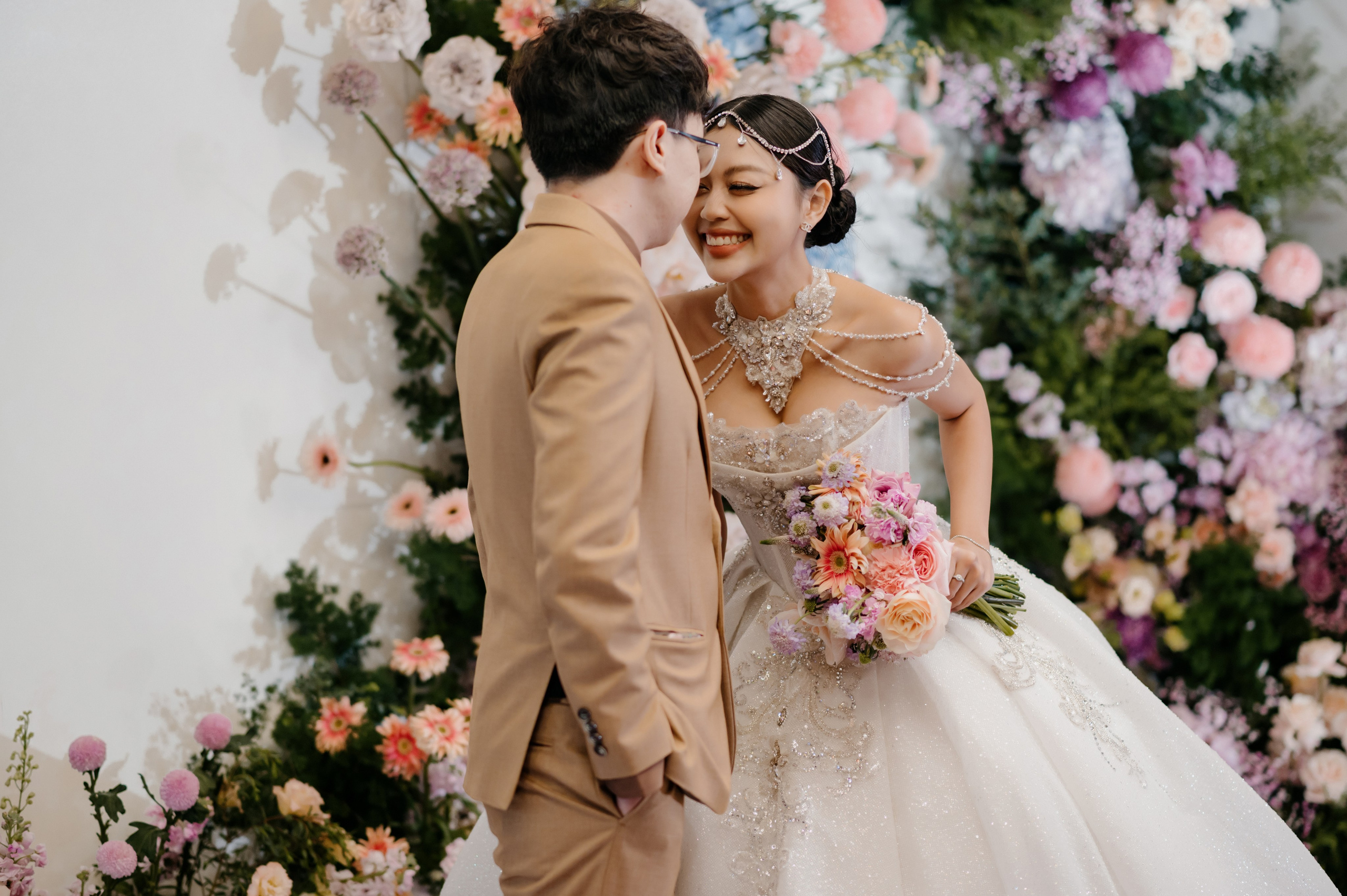 KHANG & QUYEN / Lavela Hotel. Saigon Wedding Present | Art Beyond Moments