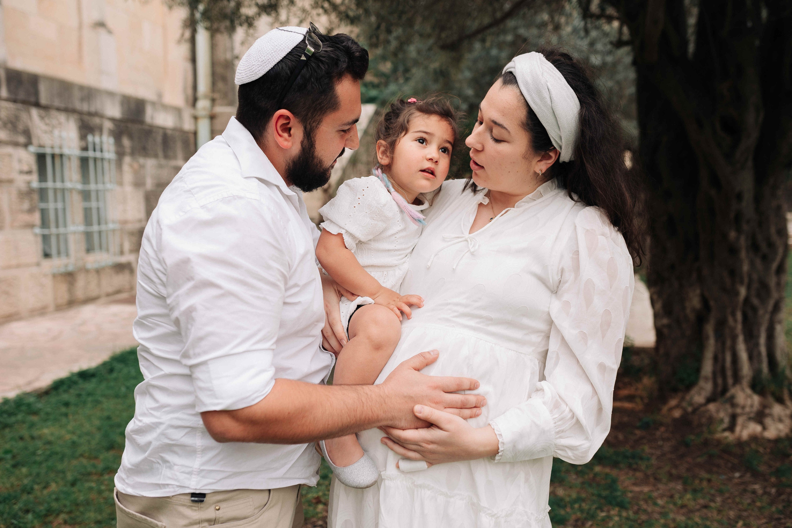 EXPECTING A BABY, JERUSALEM. PHOTOGRAPHER IN ISRAEL
