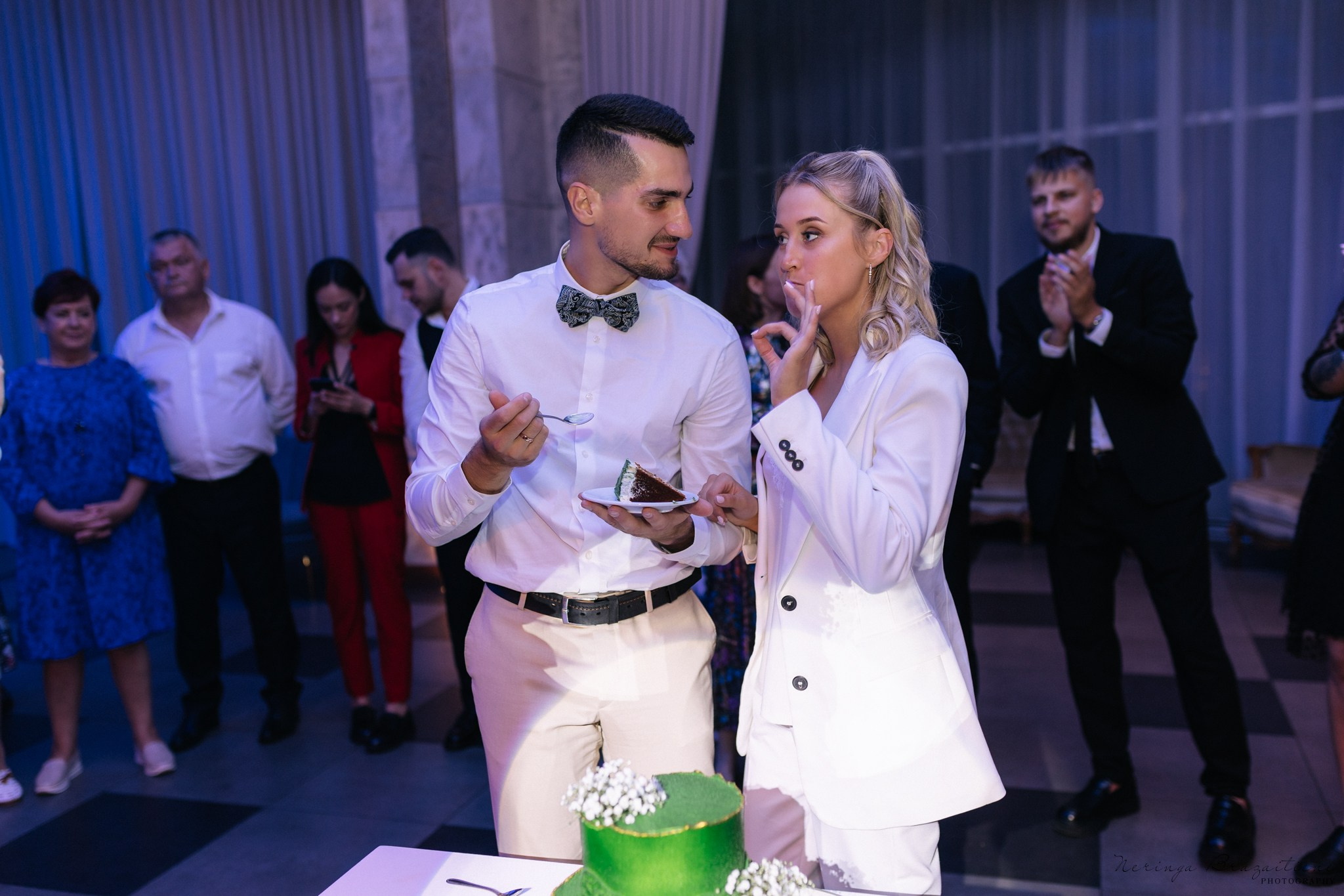 Vestuvinė fotosesija Kaune, Vienybės aikštėje, prie Lietuvos banko