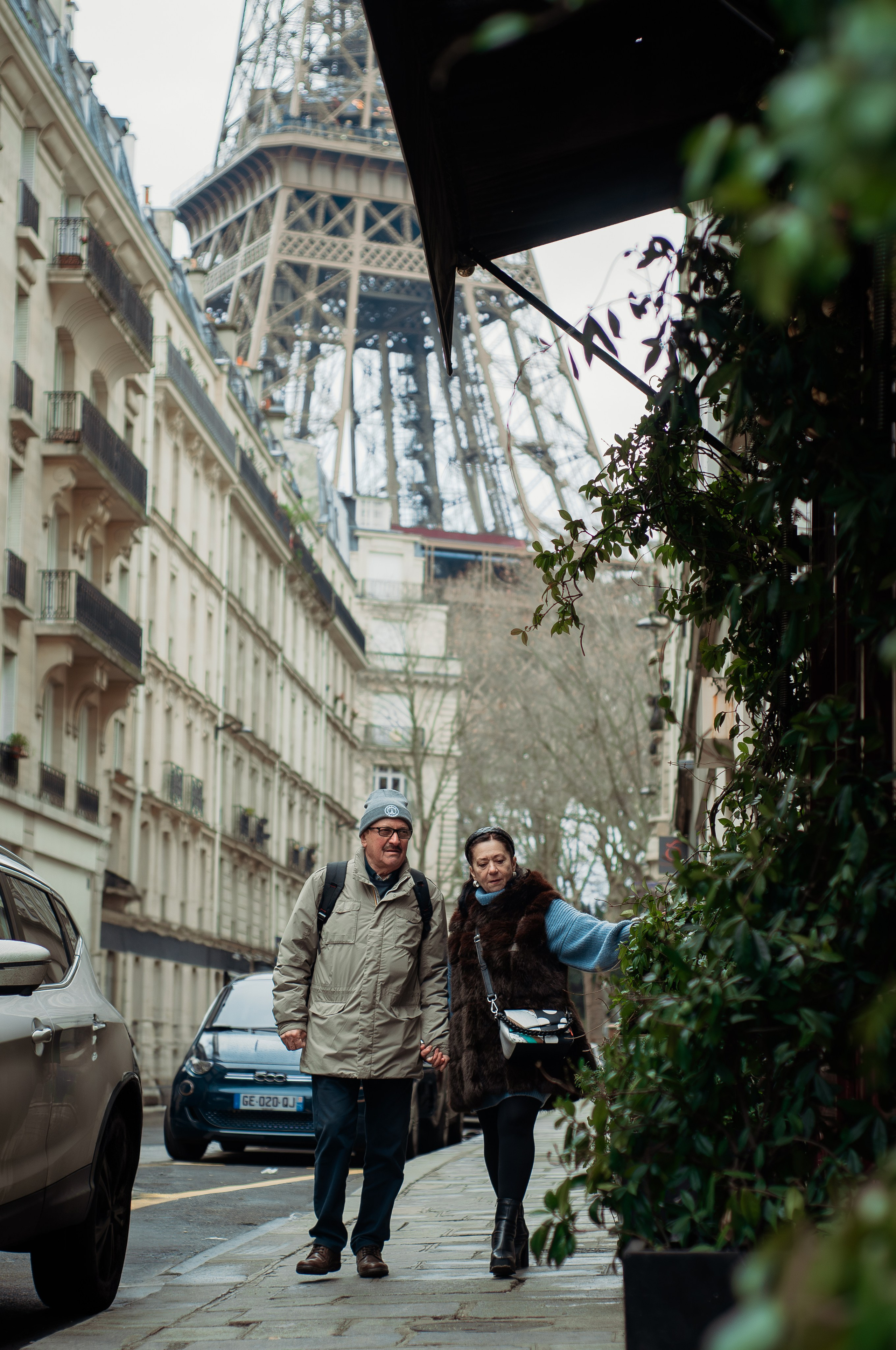 Photoshoot in Paris for the elderly couple. Paris photographer — Polina Osipova