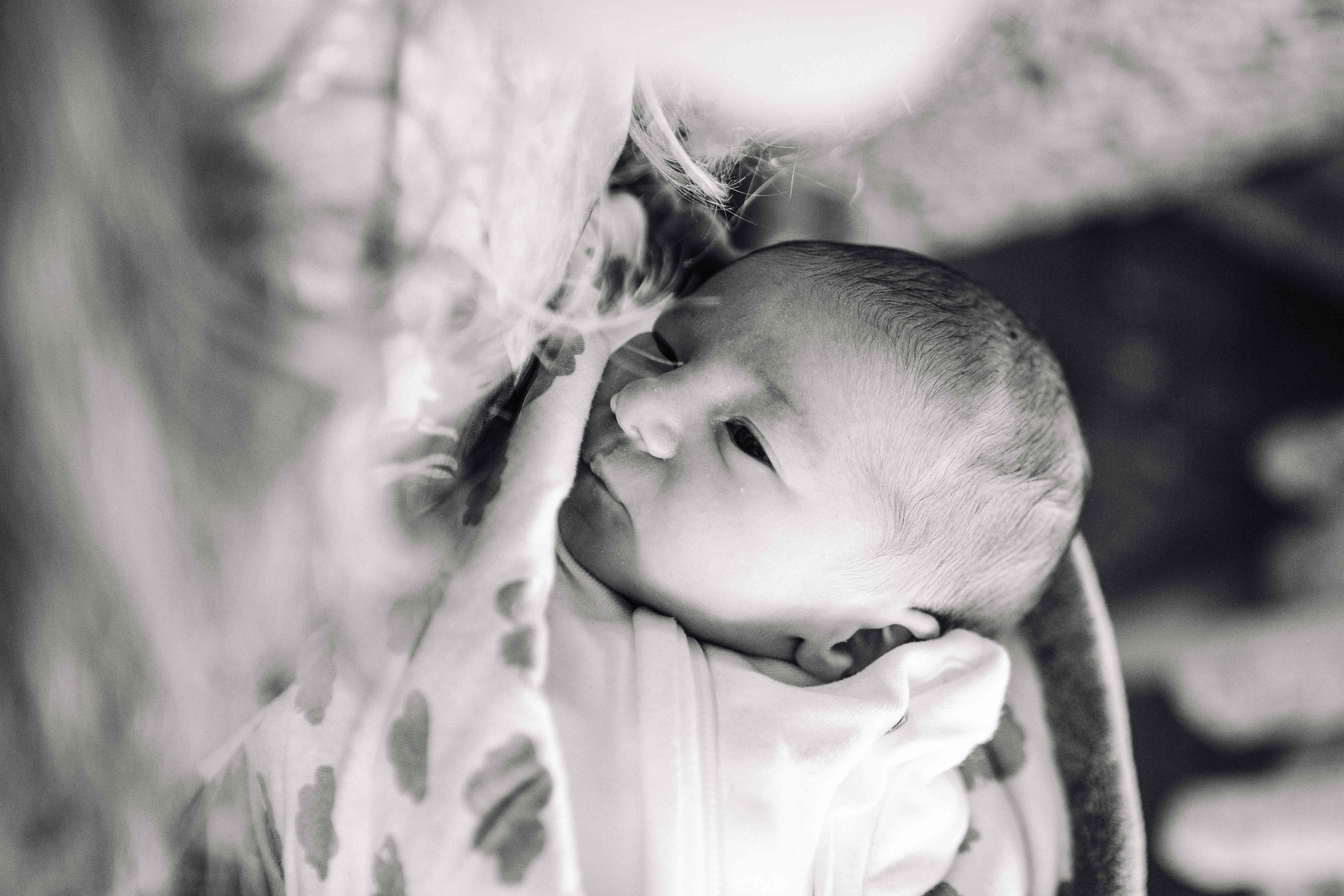 BRITH MILA IN THE SMALL SYNAGOGUE. PHOTOGRAPHER IN ISRAEL