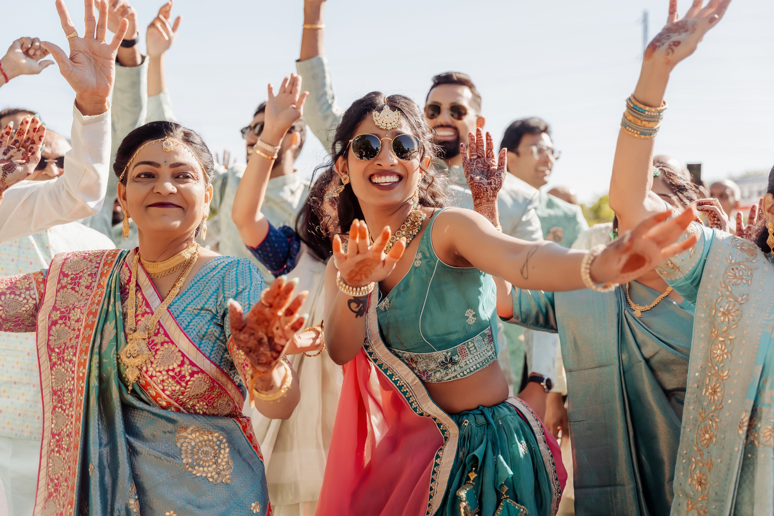 Darshil & Shailja. Wedding Photographer & Cinematographer studios