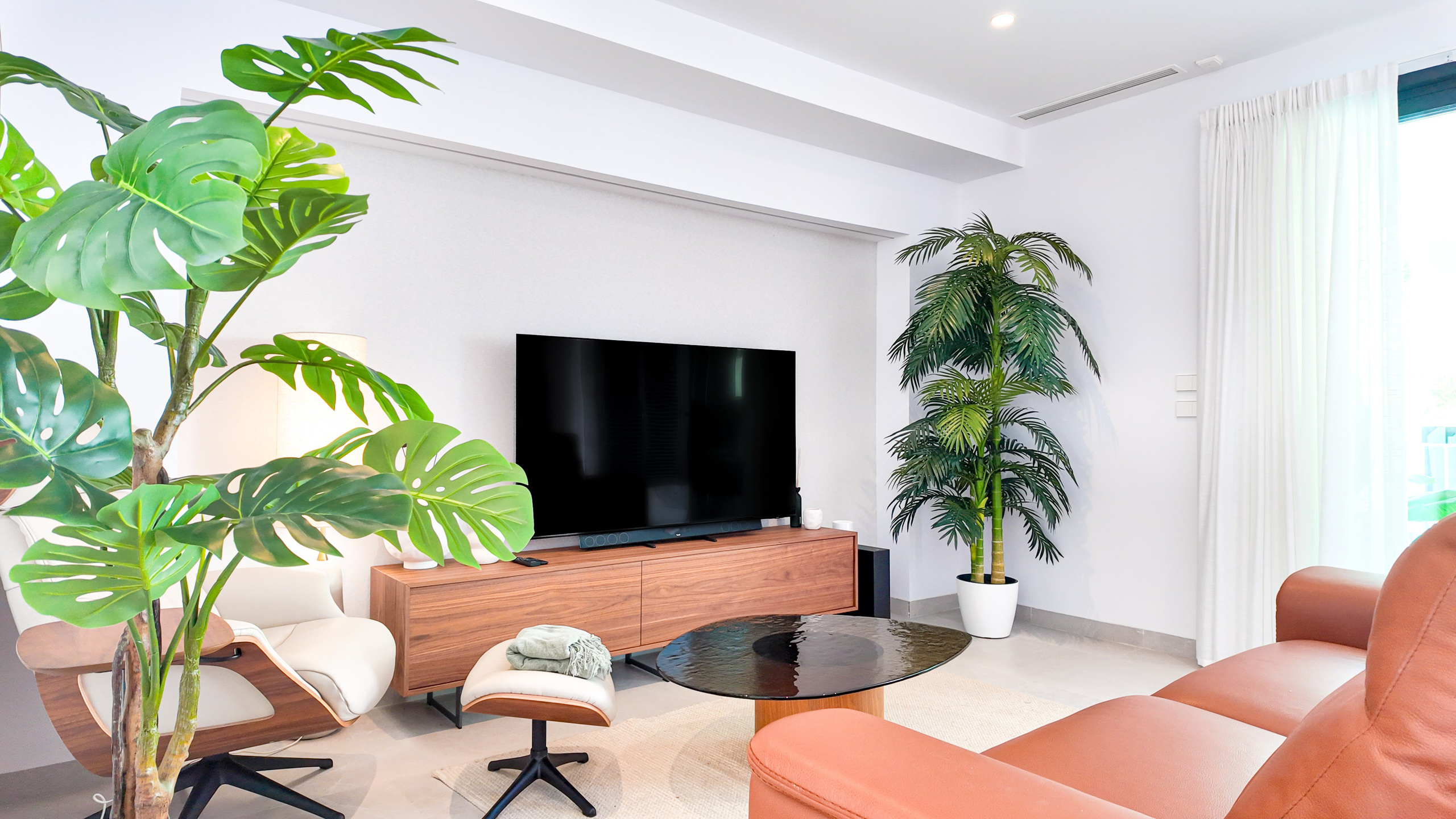 Villa LAKESIDE I’M GROUP. Baby Beast