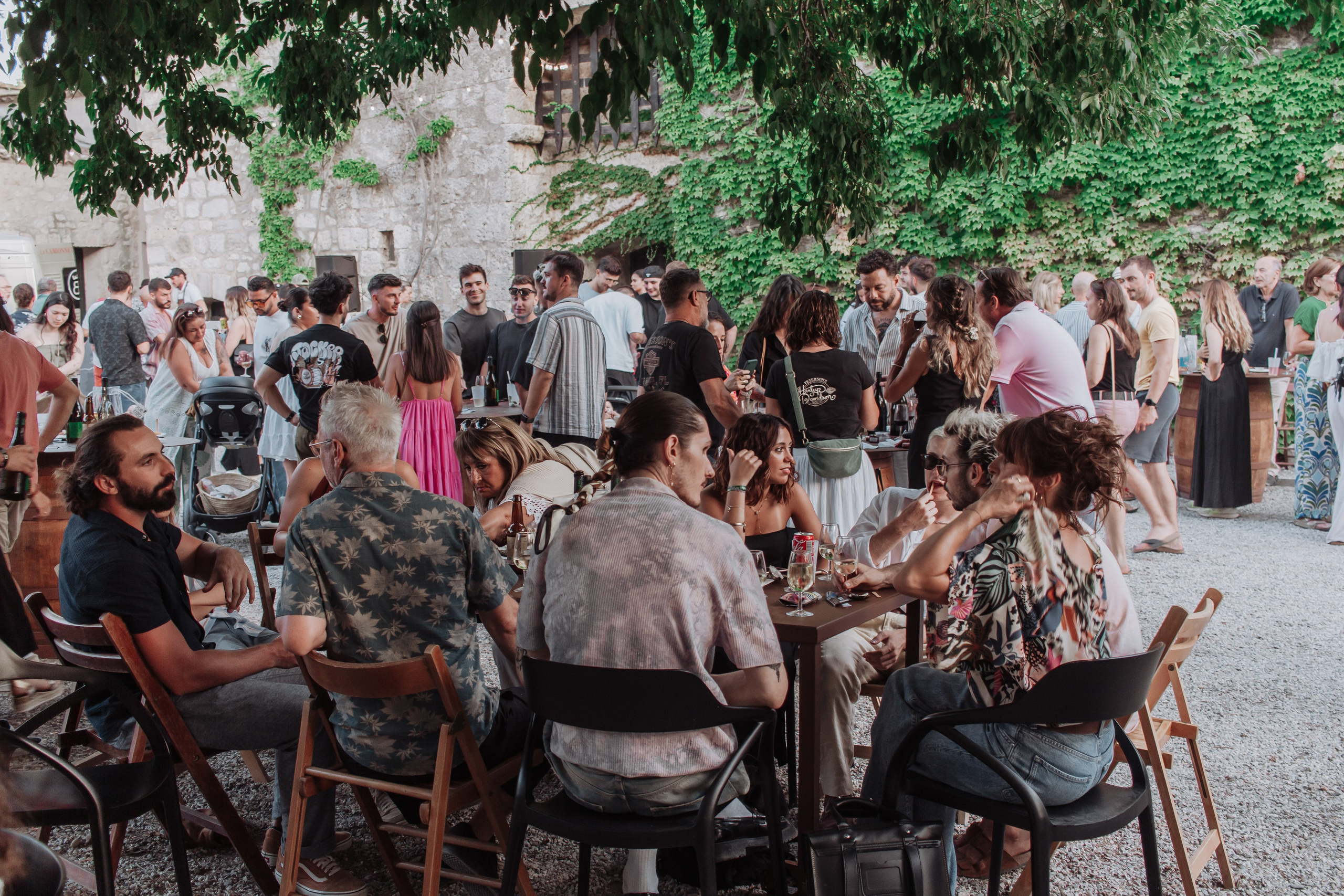 Reportage de fête au Château Prat de Cest. Professional Photographer in France | Poitiers, Tours & Châtellerault | Portrait, Family, Corporate & Wedding Photography