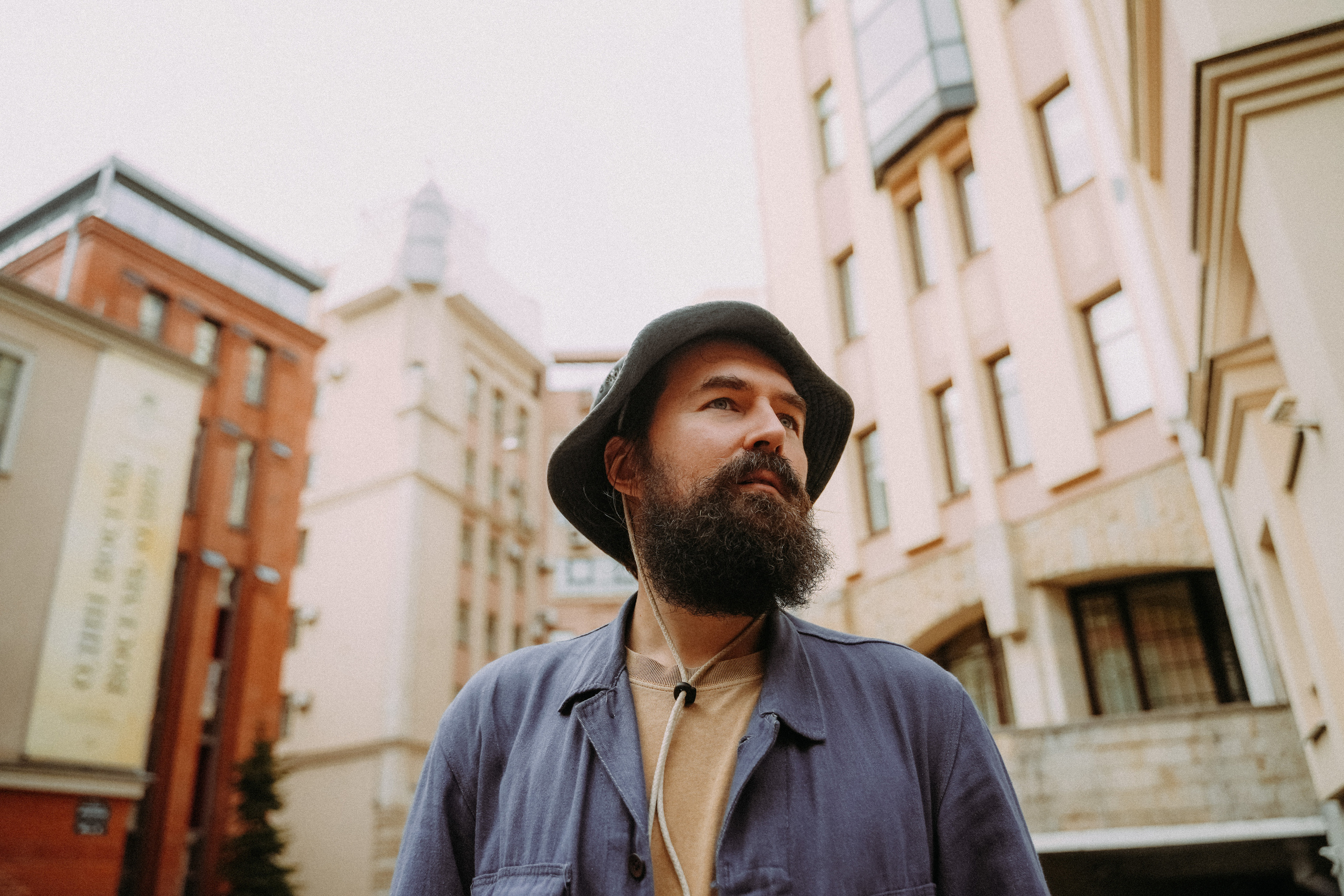 2023. Стрит-фотография, полная абсурда, идиотизма и красоты