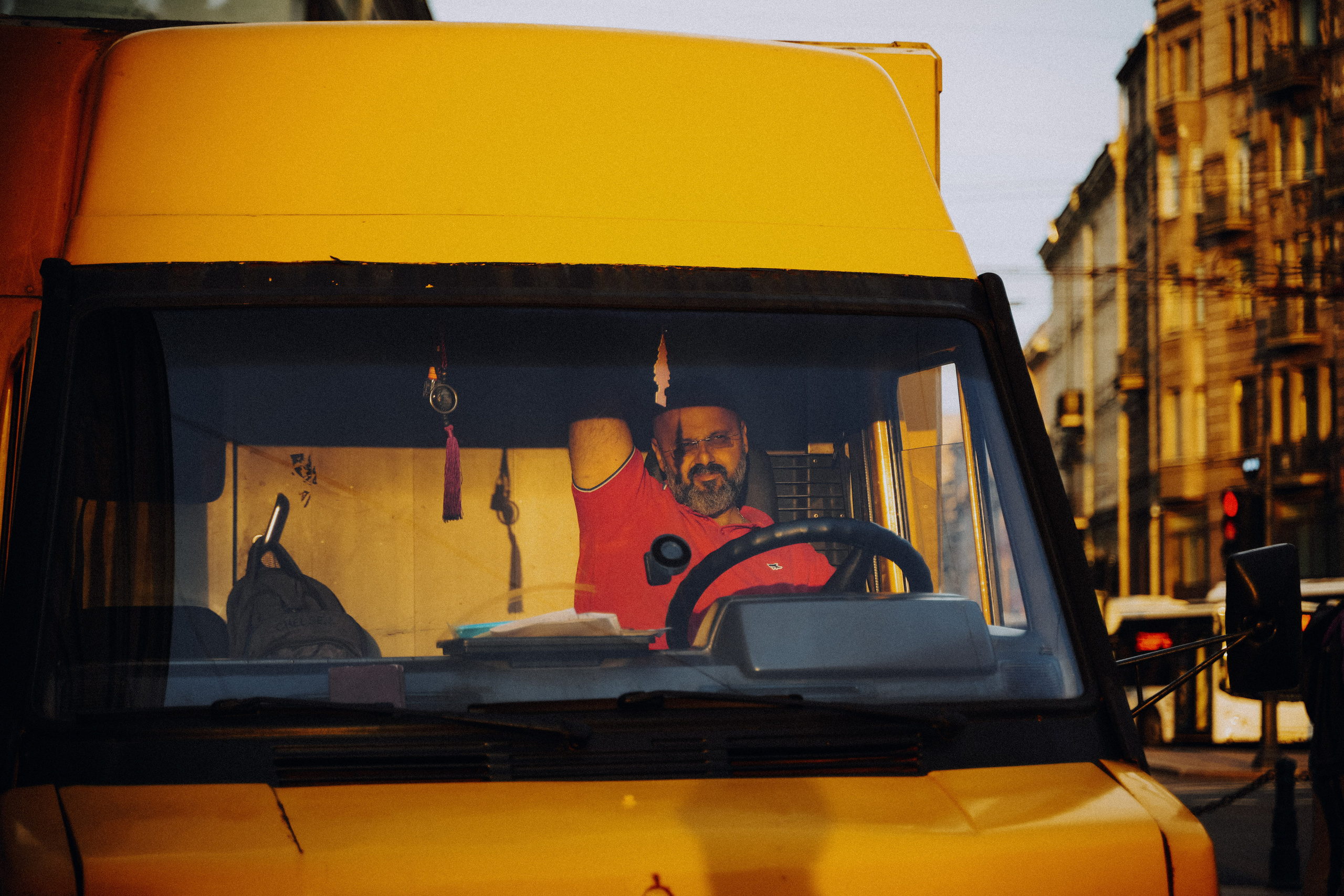 2023. Стрит-фотография, полная абсурда, идиотизма и красоты