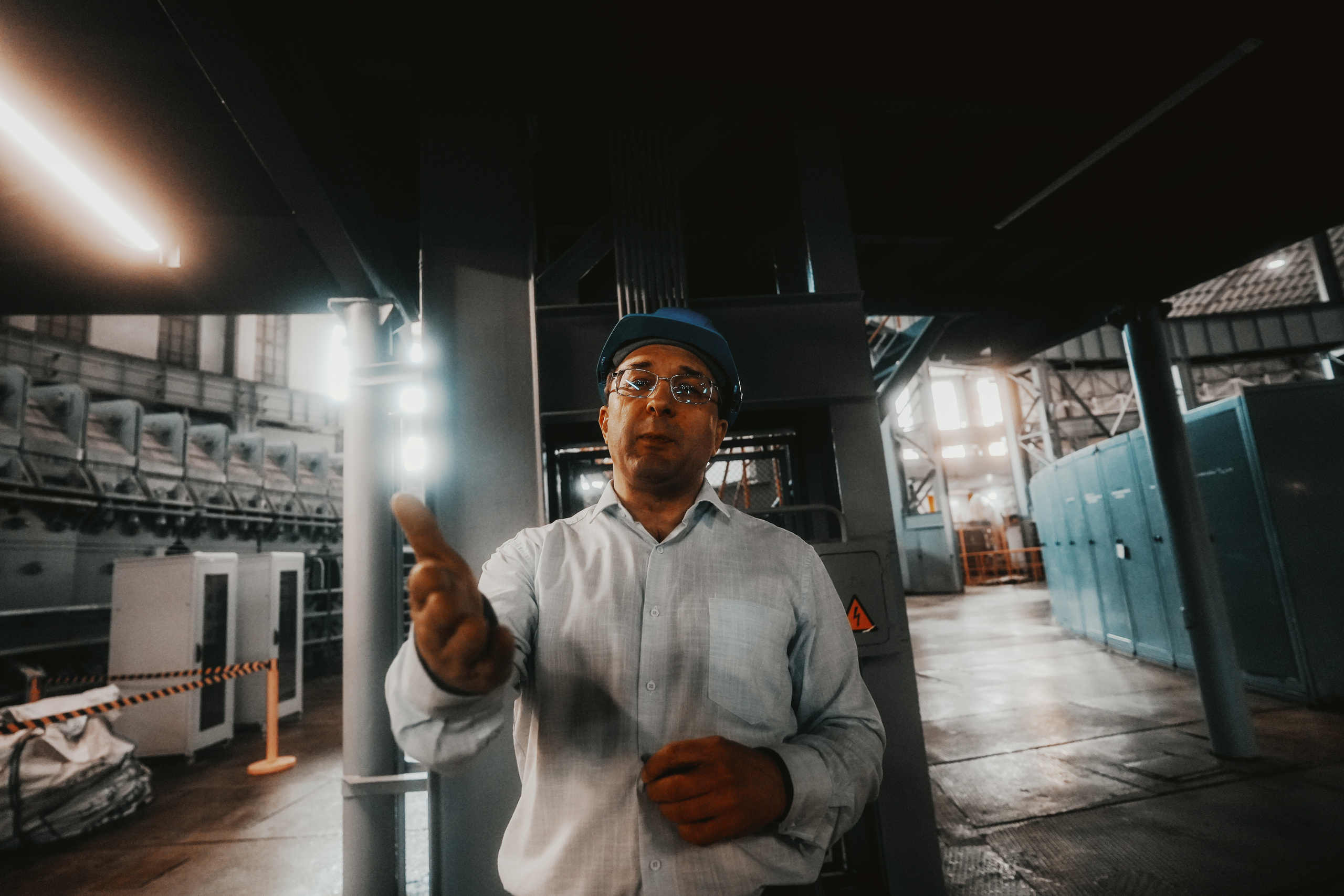 ЛИКИ НАУКИ. Стрит-фотография, полная абсурда, идиотизма и красоты