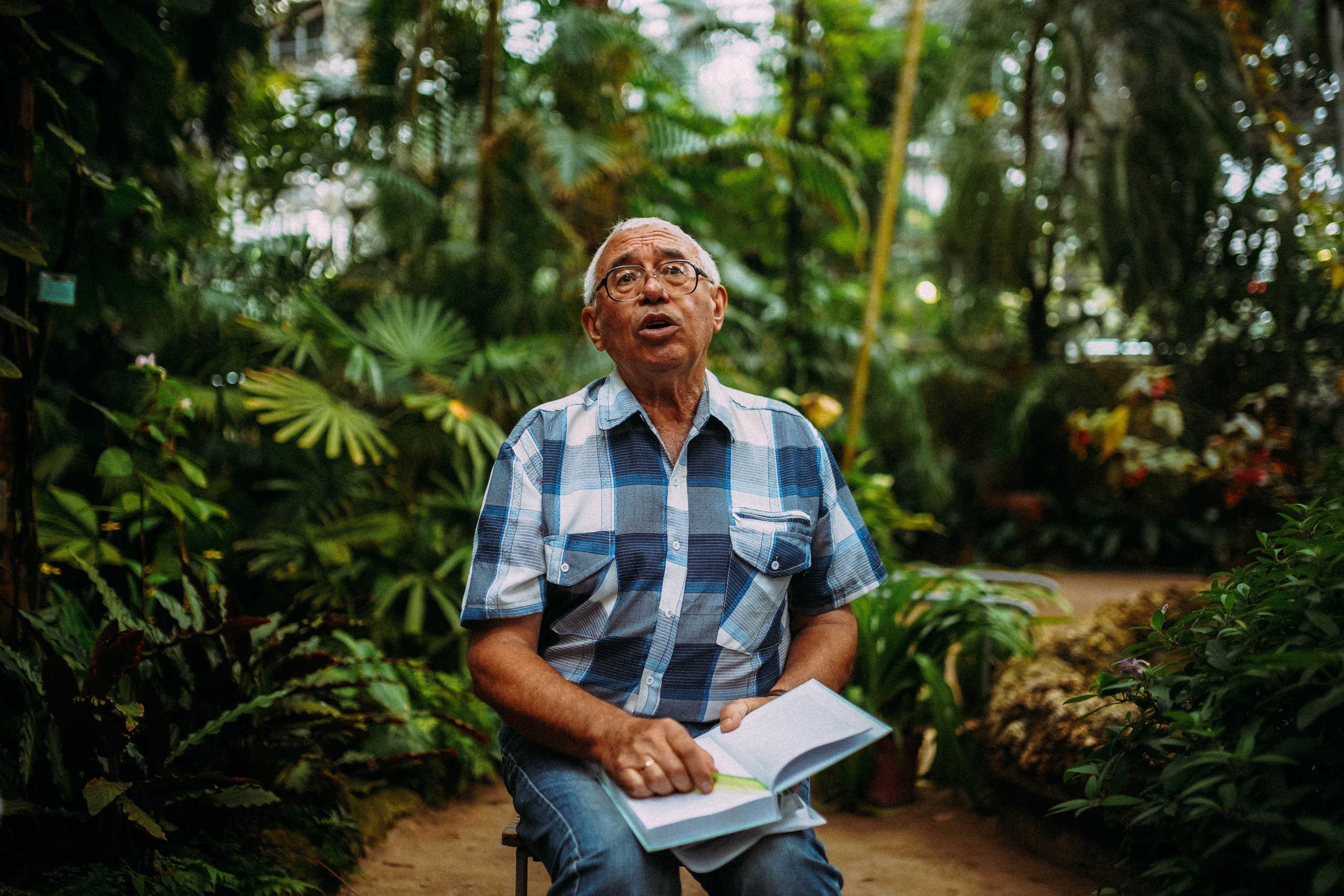ЛИКИ НАУКИ. Стрит-фотография, полная абсурда, идиотизма и красоты