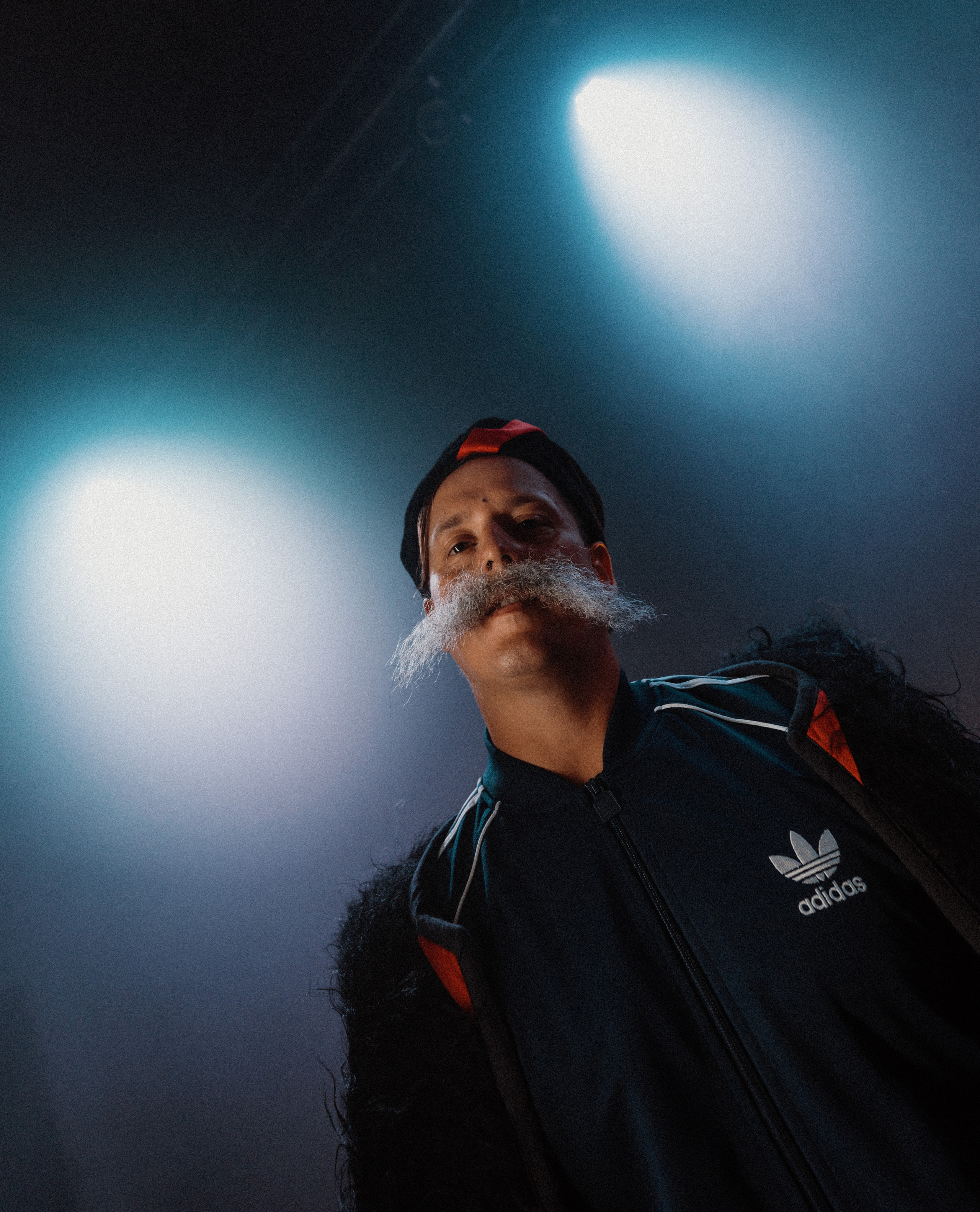 ПЕЛЕВИН РЕГЕНЕРАЦИЯ. Стрит-фотография, полная абсурда, идиотизма и красоты