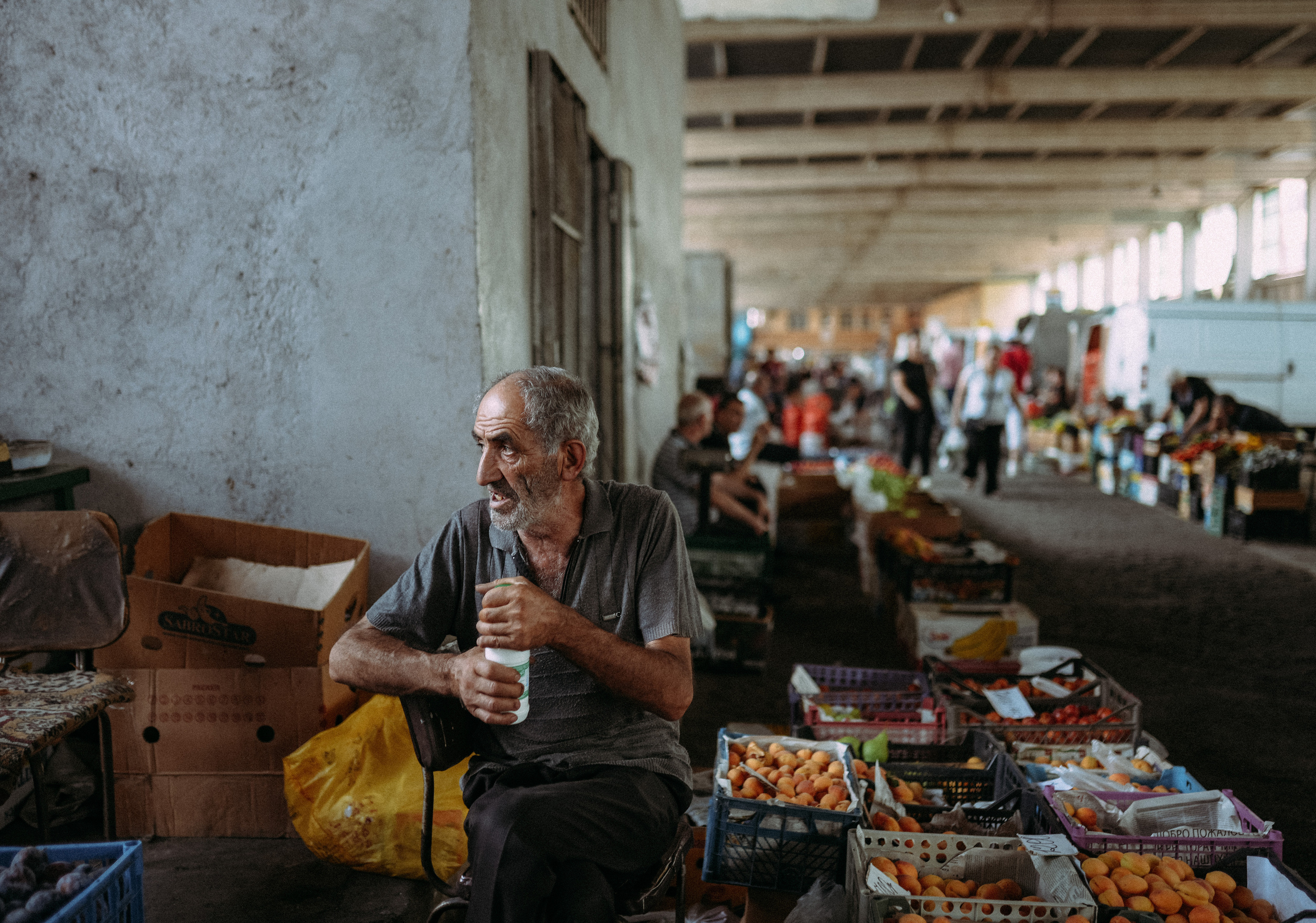 ЕРЕВАН. Стрит-фотография, полная абсурда, идиотизма и красоты