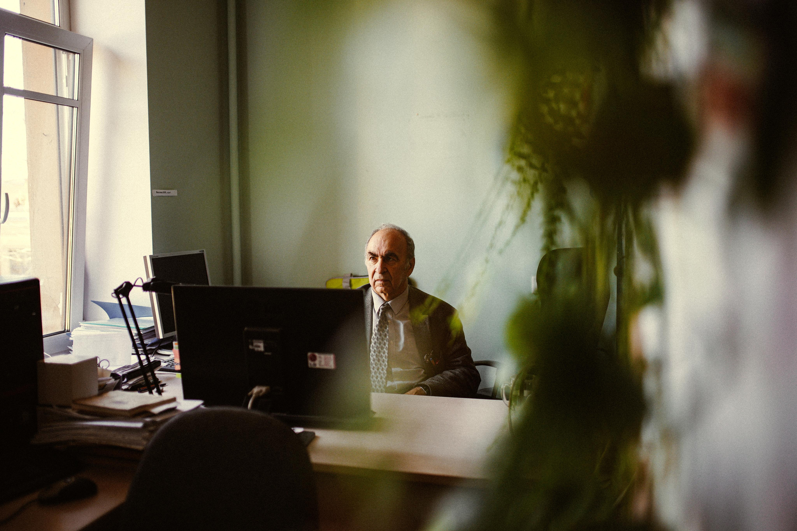 ЛИКИ НАУКИ. Стрит-фотография, полная абсурда, идиотизма и красоты