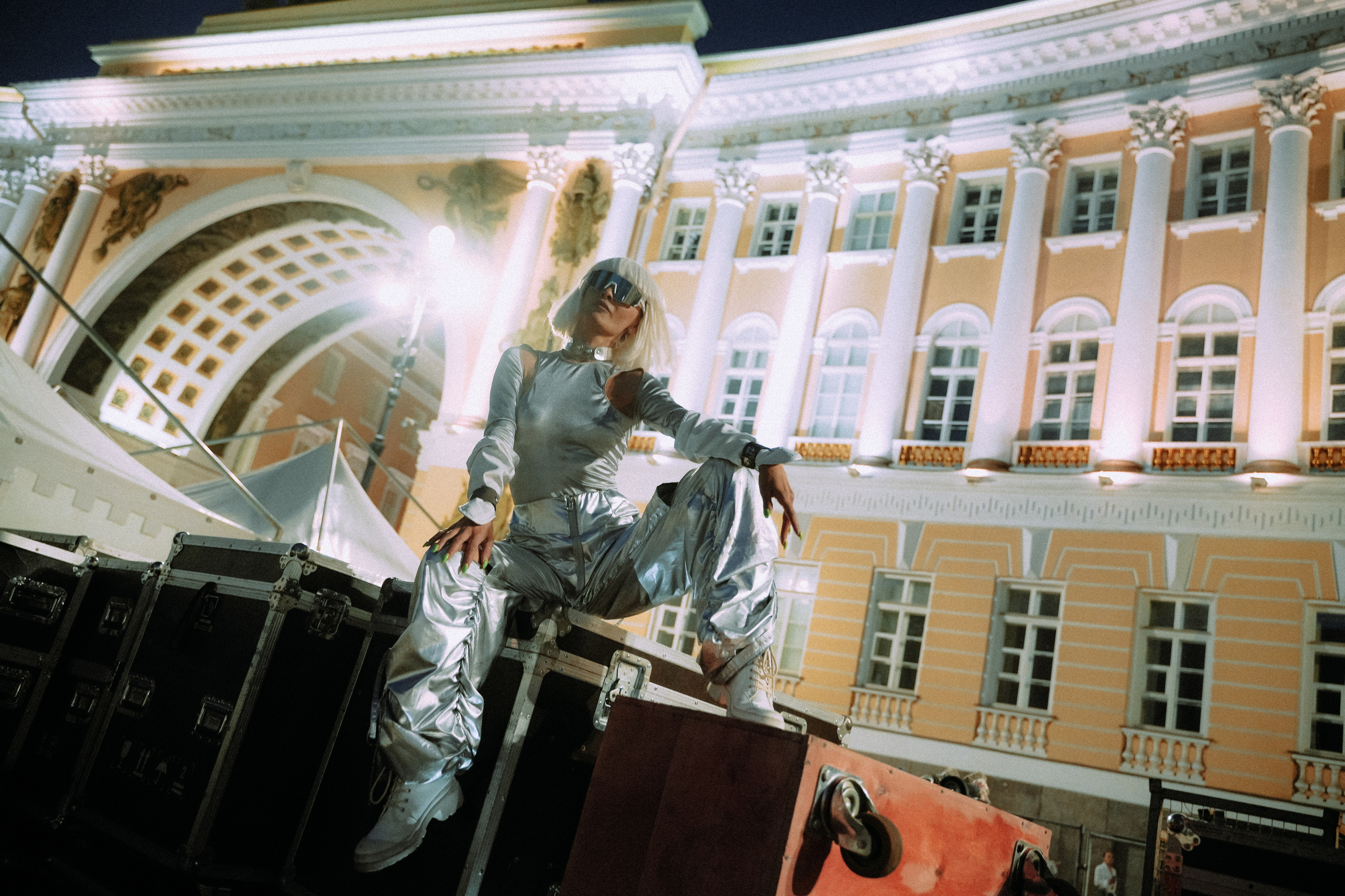 2023. Стрит-фотография, полная абсурда, идиотизма и красоты