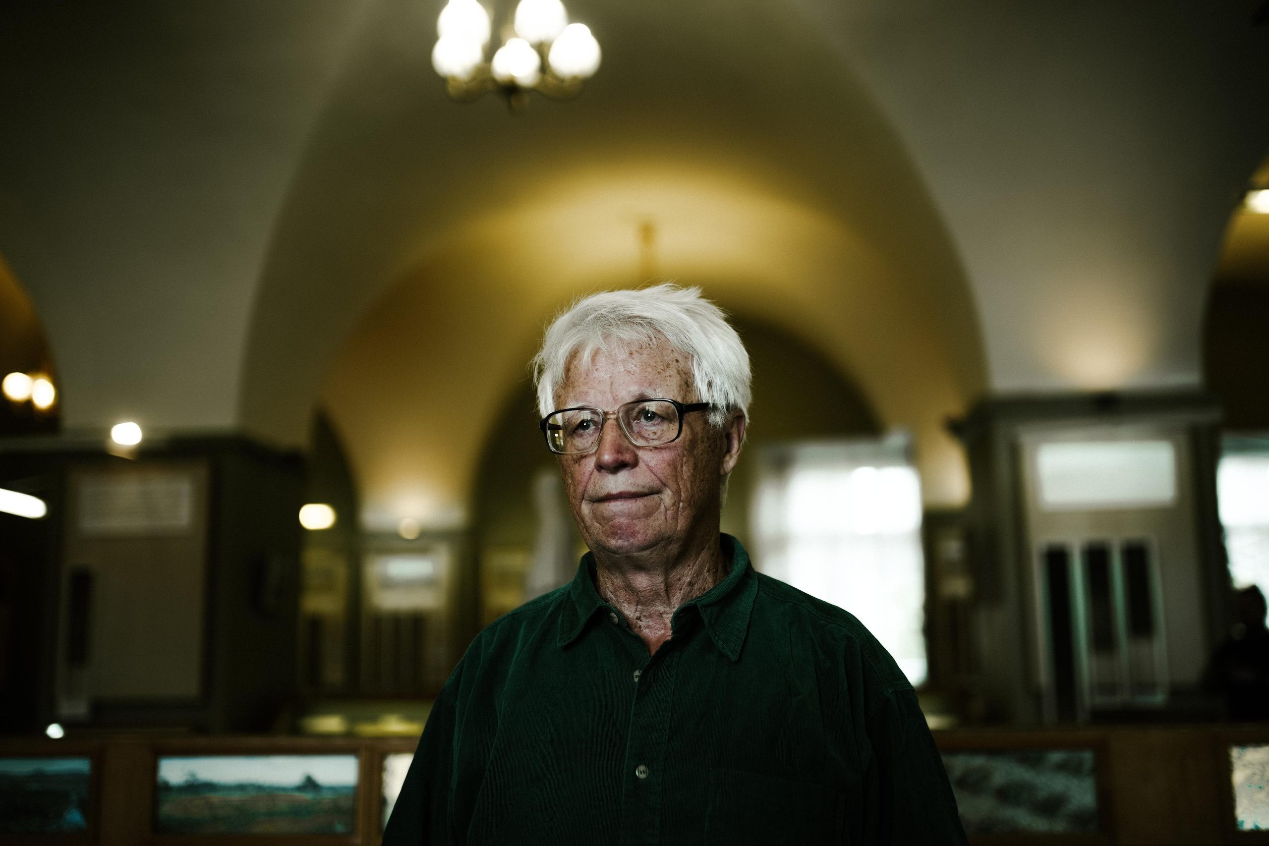 ЛИКИ НАУКИ. Стрит-фотография, полная абсурда, идиотизма и красоты