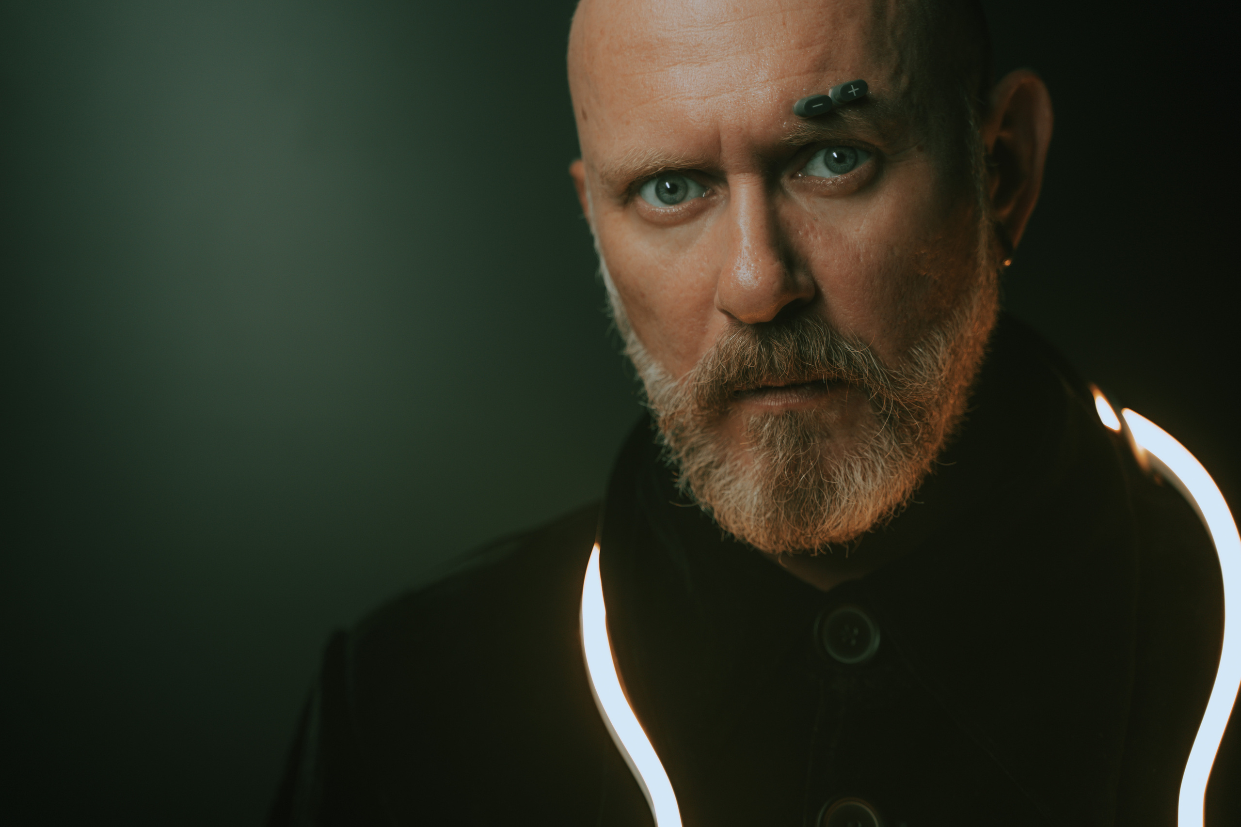 ПЕЛЕВИН РЕГЕНЕРАЦИЯ. Стрит-фотография, полная абсурда, идиотизма и красоты