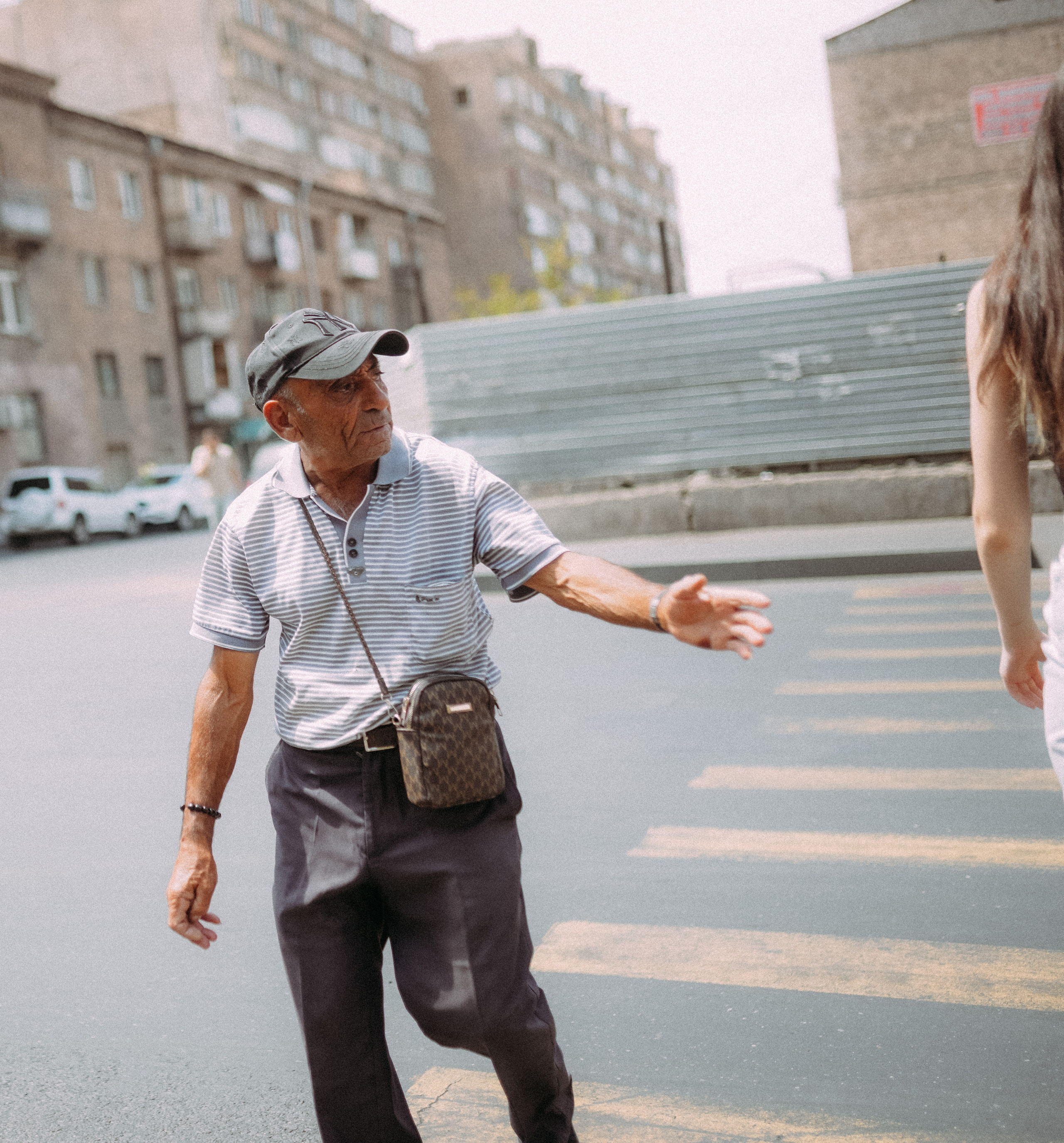 ЕРЕВАН. Стрит-фотография, полная абсурда, идиотизма и красоты