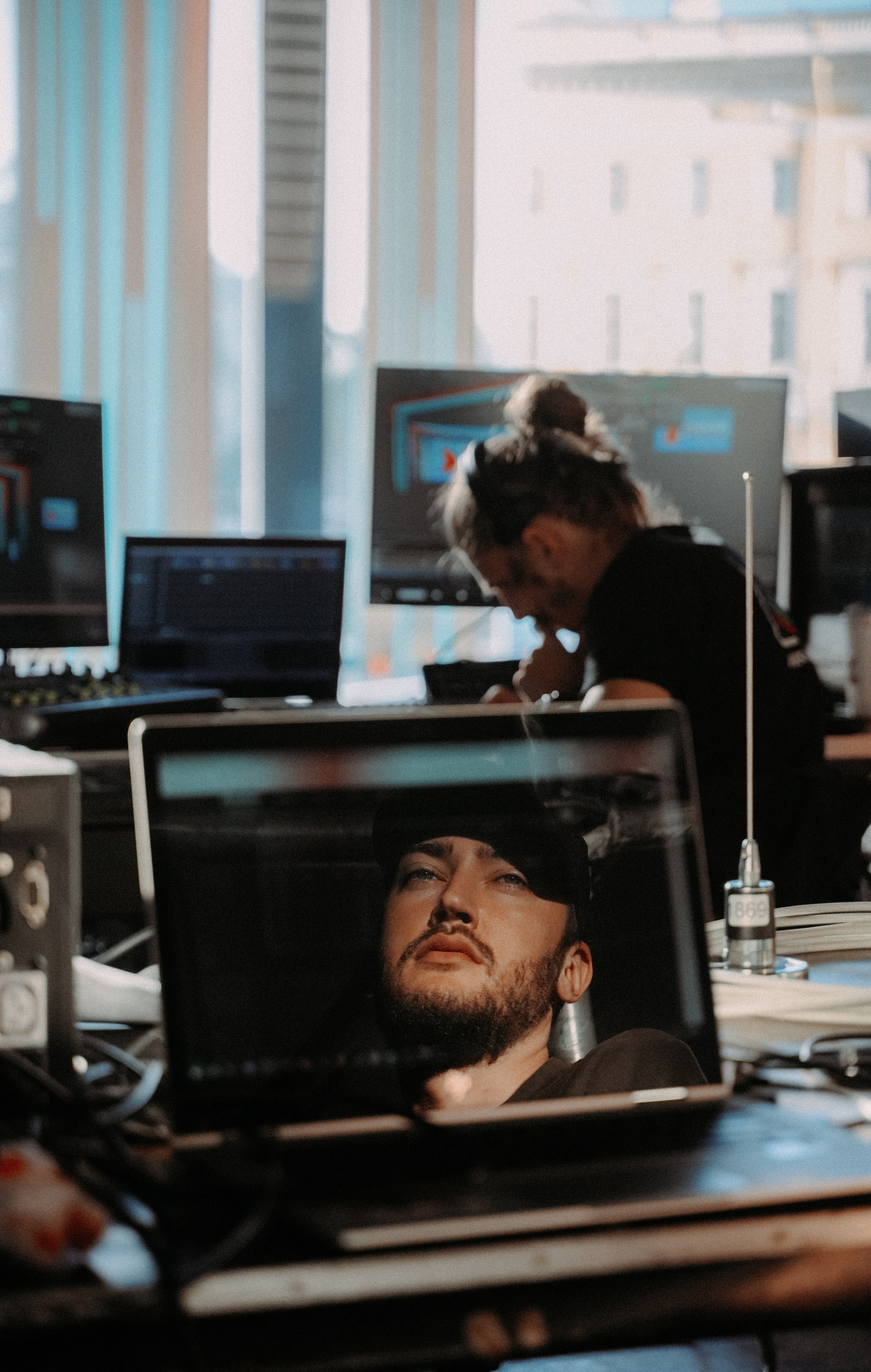 2023. Стрит-фотография, полная абсурда, идиотизма и красоты