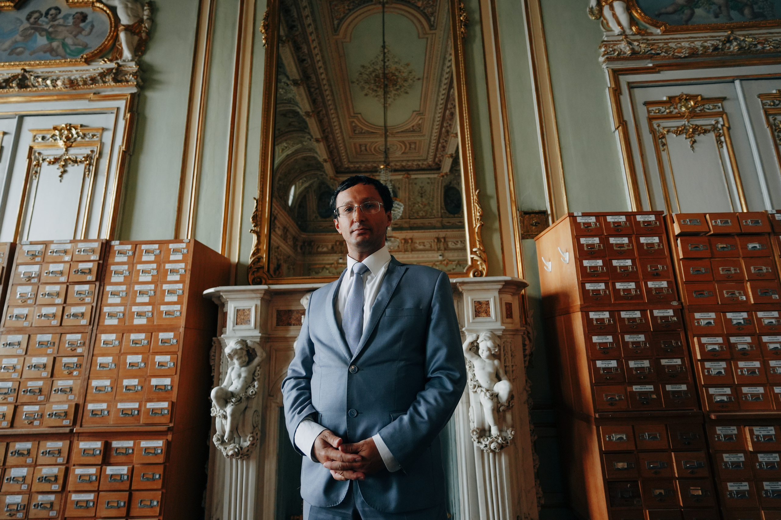 ЛИКИ НАУКИ. Стрит-фотография, полная абсурда, идиотизма и красоты